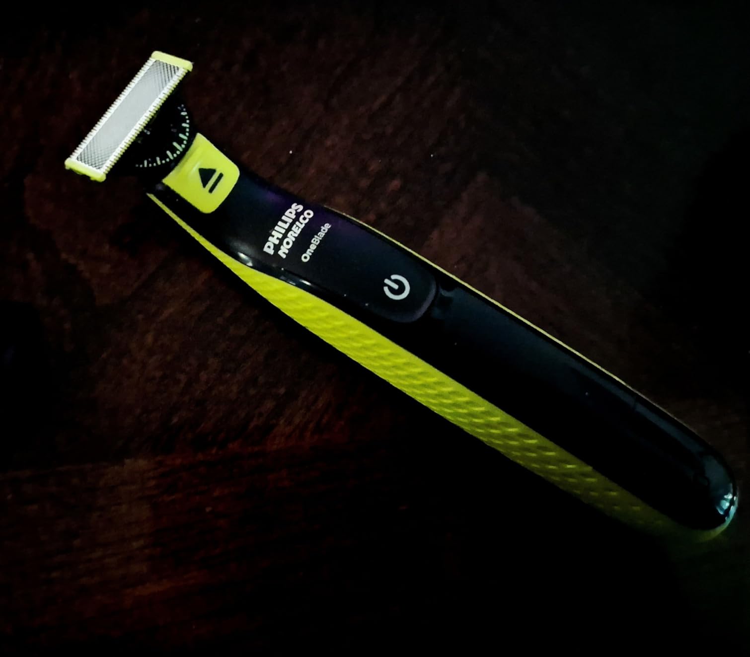 Philips Norelco One 360 Hybrid Face, Electric Beard Trimmer and Shaver, QP2724/90 customer photo 1
