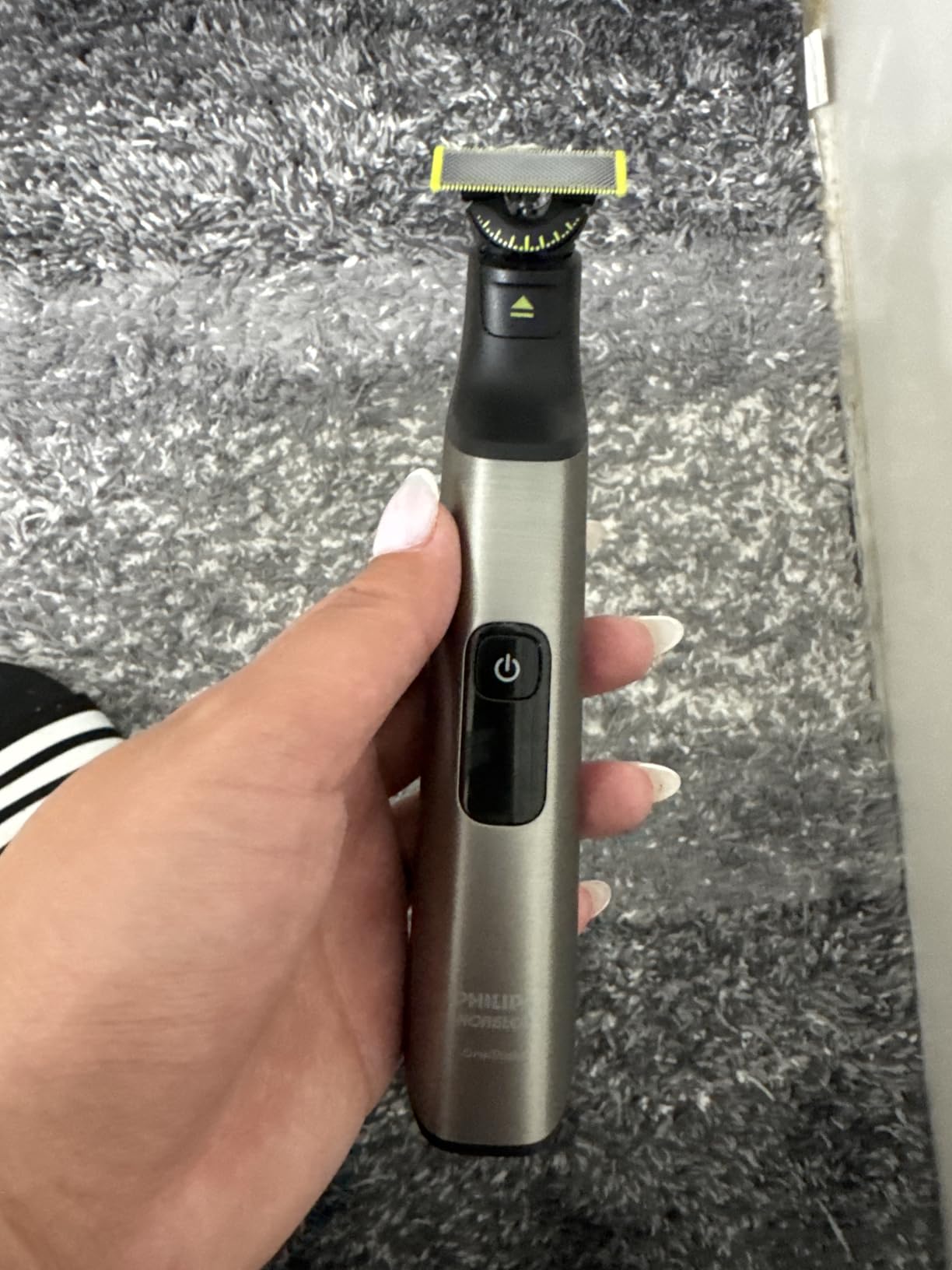 Philips Norelco One 360 Hybrid Face, Electric Beard Trimmer and Shaver, QP2724/90 customer photo 2