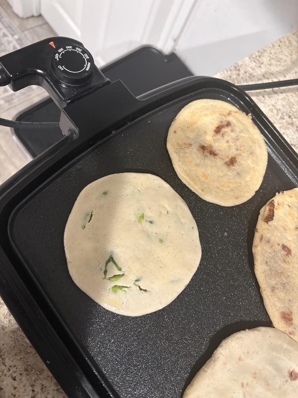 Chefman XL Electric Griddle with Removable Temperature Control, Immersible Flat Top Grill, Nonstick Extra Large Cooking Surface, Slide Out Drip Tray, 10 x 20 Inch customer photo 2