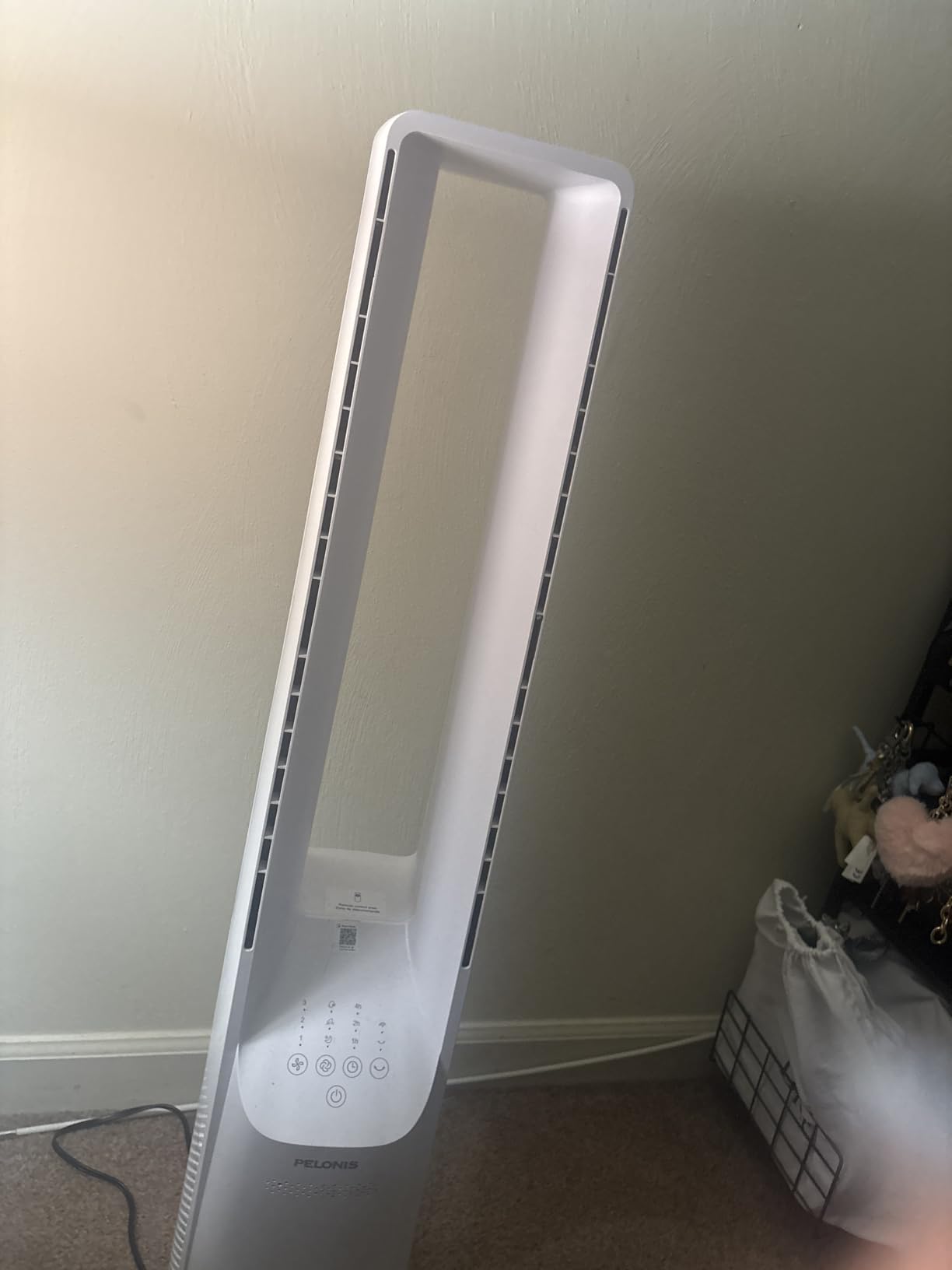 PELONIS Bladeless Tower Fan with 26-33ft Powerful Airflow, Alexa and Google Compatible, 6-Speed Settings, Quiet DC Motor, 120° Oscillation, 7-Hour Timer - Ideal for for Bedroom Home Office Use,White customer photo 1