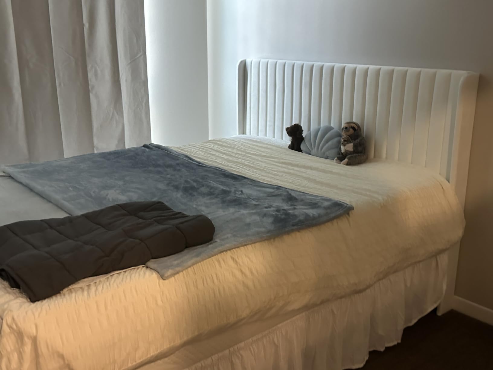 Allewie Queen Size Velvet Bed Frame, Vertical Channel Tufted Wingback Headboard, Upholstered Platform Bed, Strong Wooden Slats, No Box Spring Needed, Easy Assembly, White customer photo 2