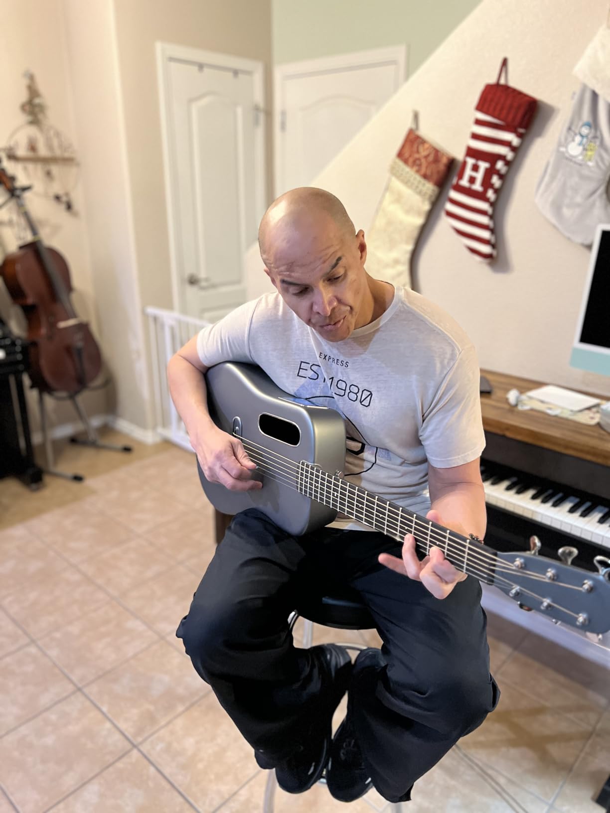 LAVA ME 4 Acoustic Electric Carbon Fiber Smart Guitar with 3.5 inch TouchScreen, HILAVA 2.0 System, 36 inch Space Gray customer photo 2