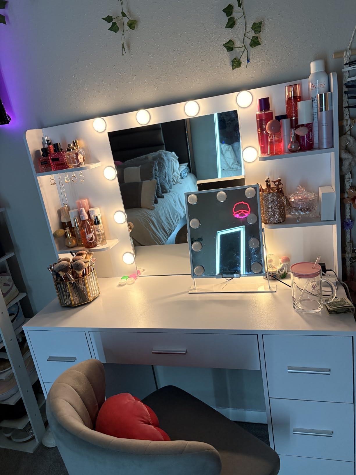 Quimoo Large Vanity Desk with LED Lighted Mirror & Power Outlet, Makeup Vanity Table with 7 Drawers, 4 Shelves and 5 Hooks, Vanity Desk Set for Bedroom, Bathroom, White customer photo 1