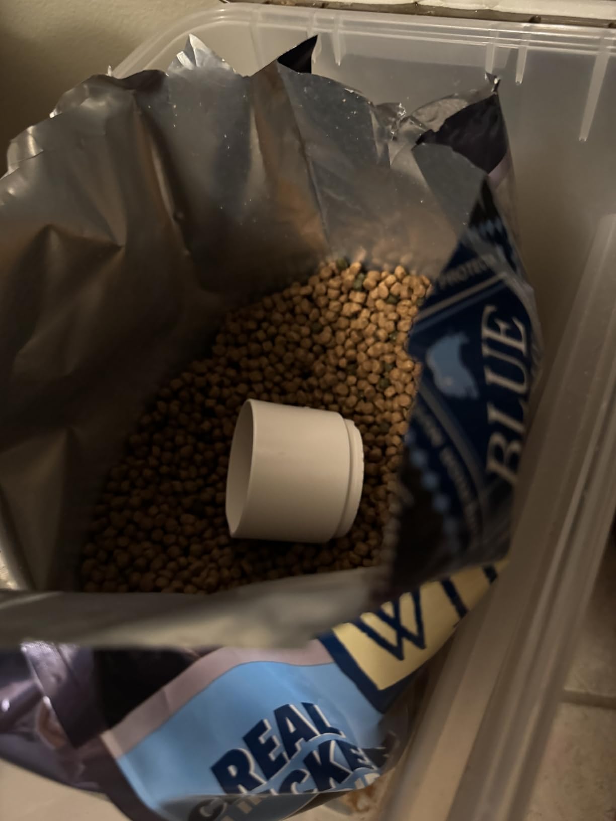 Blue Buffalo Wilderness with Chicken Natural High-Protein Grain-Free Dry Food for Adult Cats, Real Chicken First, Antioxidant-Rich LifeSource Bits Support Immunity, Promotes Strong Muscles, 4 lbs. customer photo 2