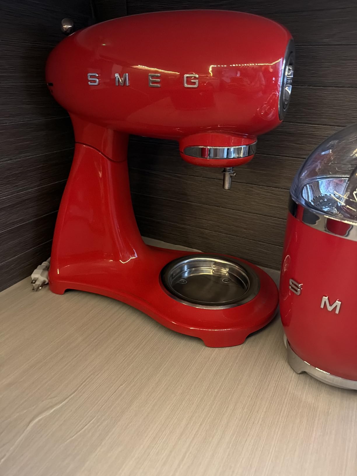 SMEG SMF03 Stand Mixer - 5 Qt Tilt-Head Mixer with Stainless Steel Bowl, 10 Speeds, Retro 50s Vintage Style (Pastel Green) customer photo 2