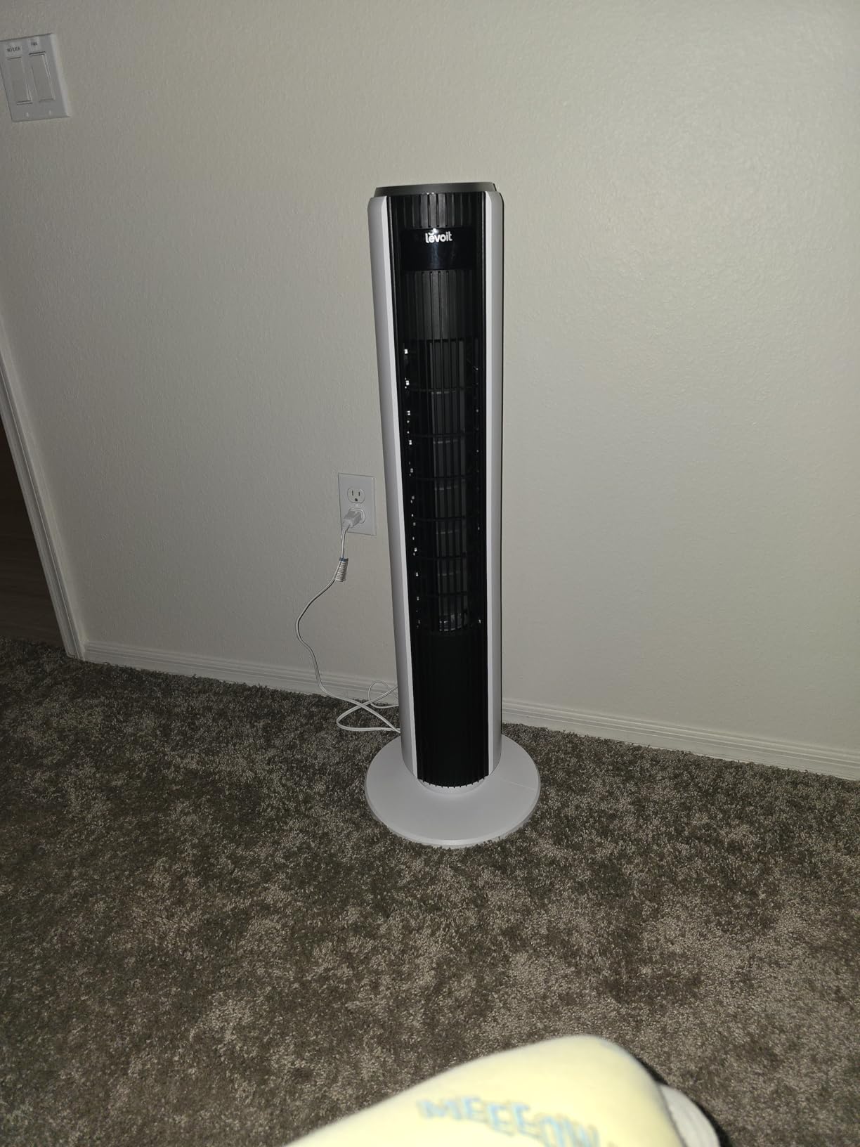 LEVOIT Classic 36 inch Tower Fan for Bedroom, 25ft/s Airflow Standing Fan that Blows Cold Air for Home, 90° Oscillation, Quiet 28dB, Remote, 12H Timer, 5 Speeds, 4 Modes with Smart Sensor, Black customer photo 2