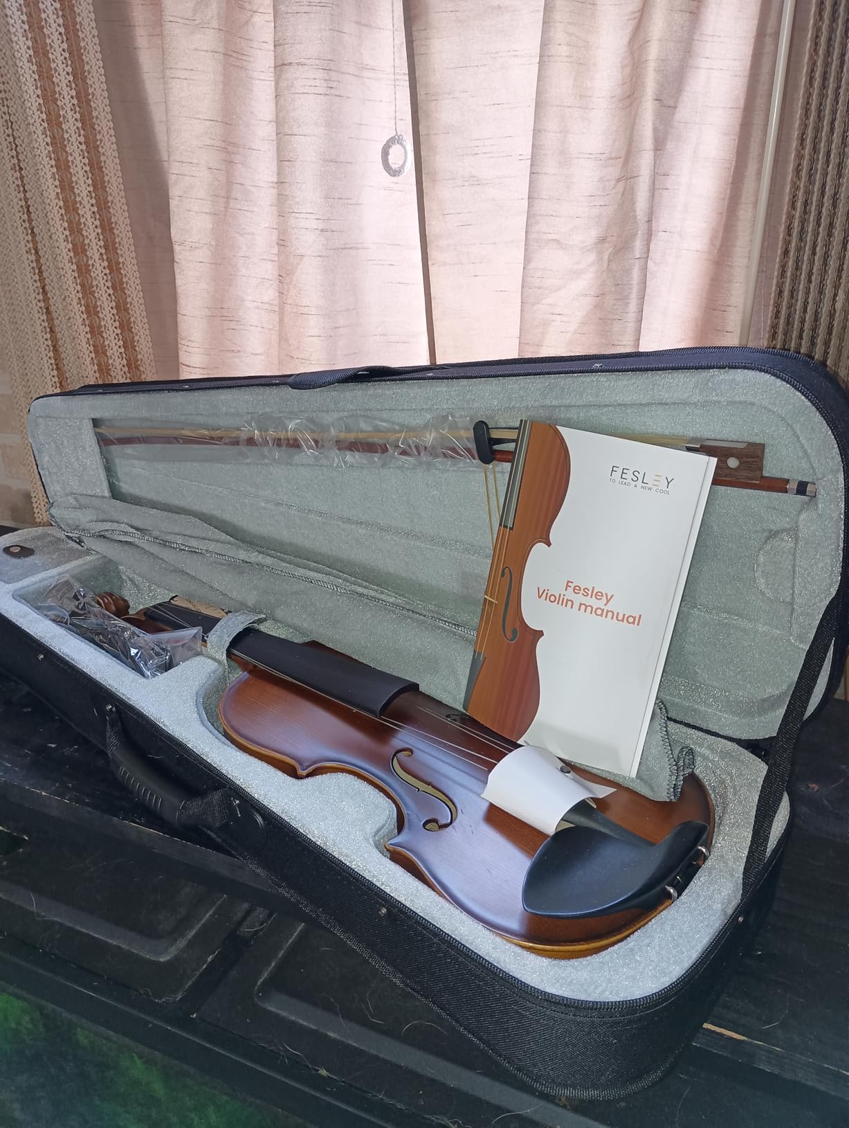 Fesley 4/4 Beginner Violin Kit for Adults & Teens, Full Size Acoustic Violin Set with Hard Case, Bow, Shoulder Rest, Digital Tuner & Extra Strings, Handmade Solid Wood Student Violin customer photo 2