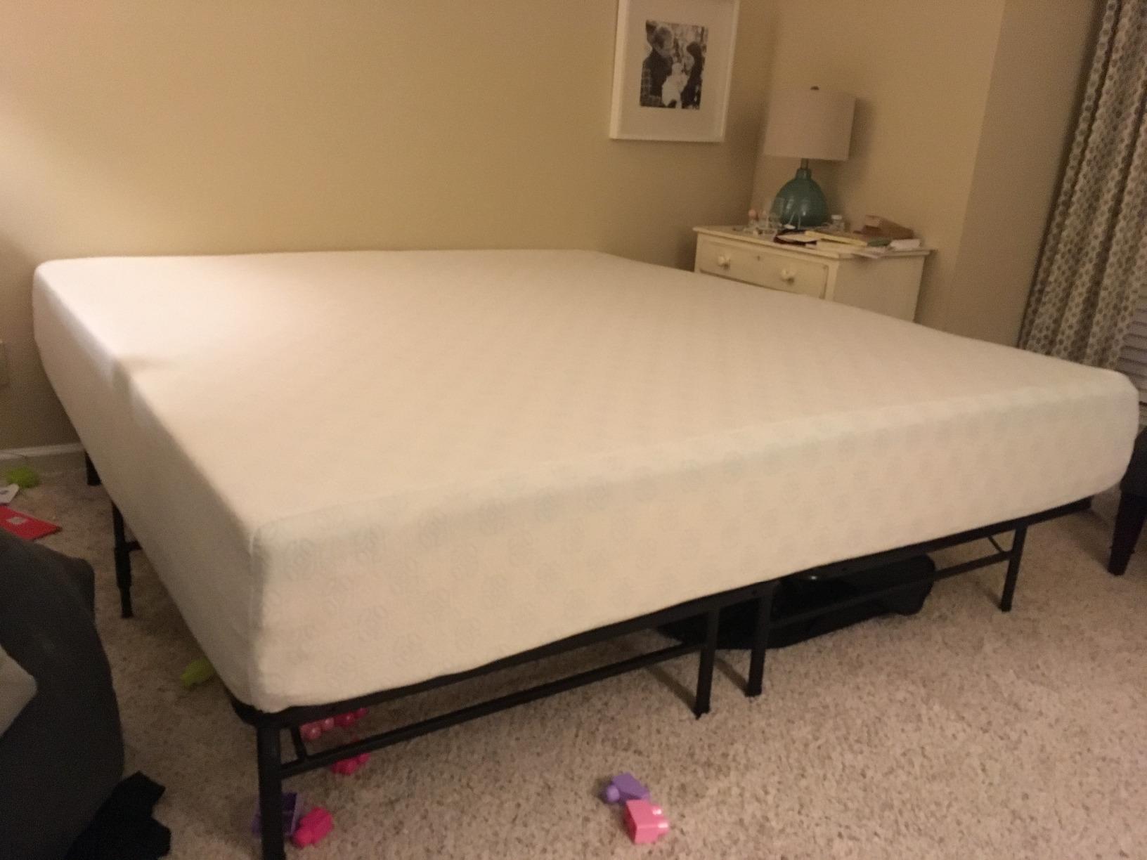 Zinus 12 Inch Green Tea Cooling Memory Foam Mattress [New Version], Queen, Fiberglass Free, Medium Firmness, Cooling Gel Foam, Certified Safe Foams & Fabric, Mattress in A Box customer photo 2