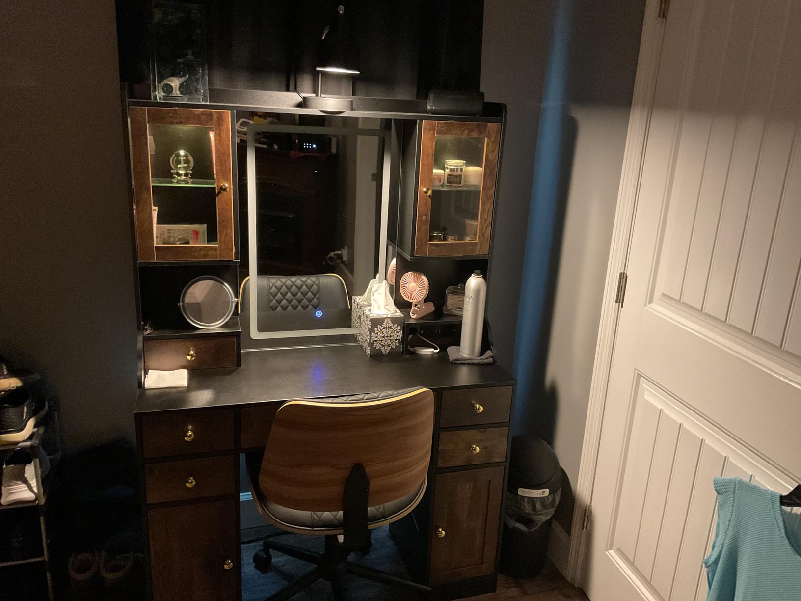 White Makeup Vanity Desk with Mirror and Lights, Large Vanity Table Set with Charging Station, Dressing Table with RGB Cabinets, 3 LED Light Modes customer photo 2