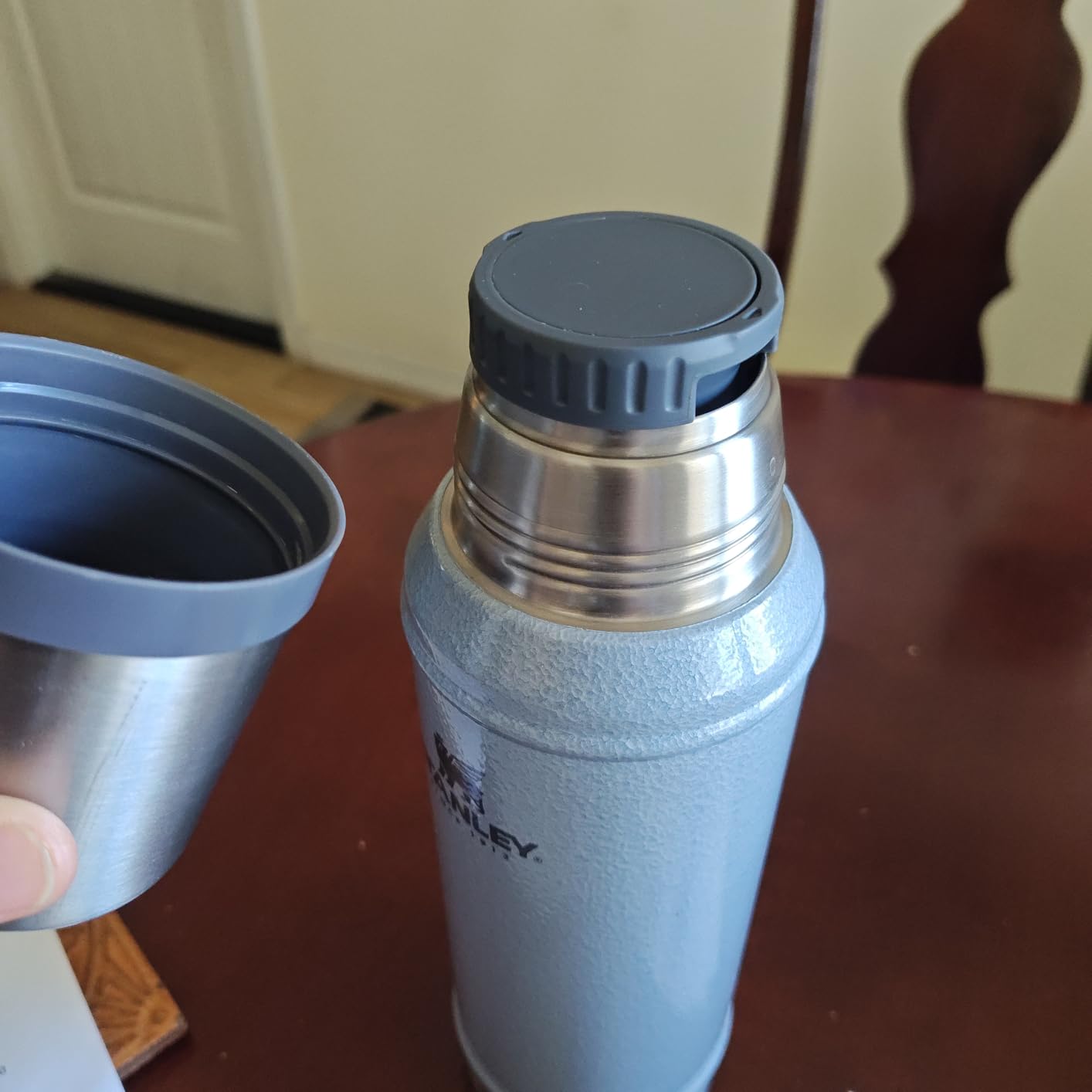 Stanley Classic Legendary Vacuum Bottle 1.0 qt | Wide Mouth with Leakproof Cup Lid | Keep Drinks Hot or Cold | Insulated Stainless Steel Thermos | Hammertone Green customer photo 1
