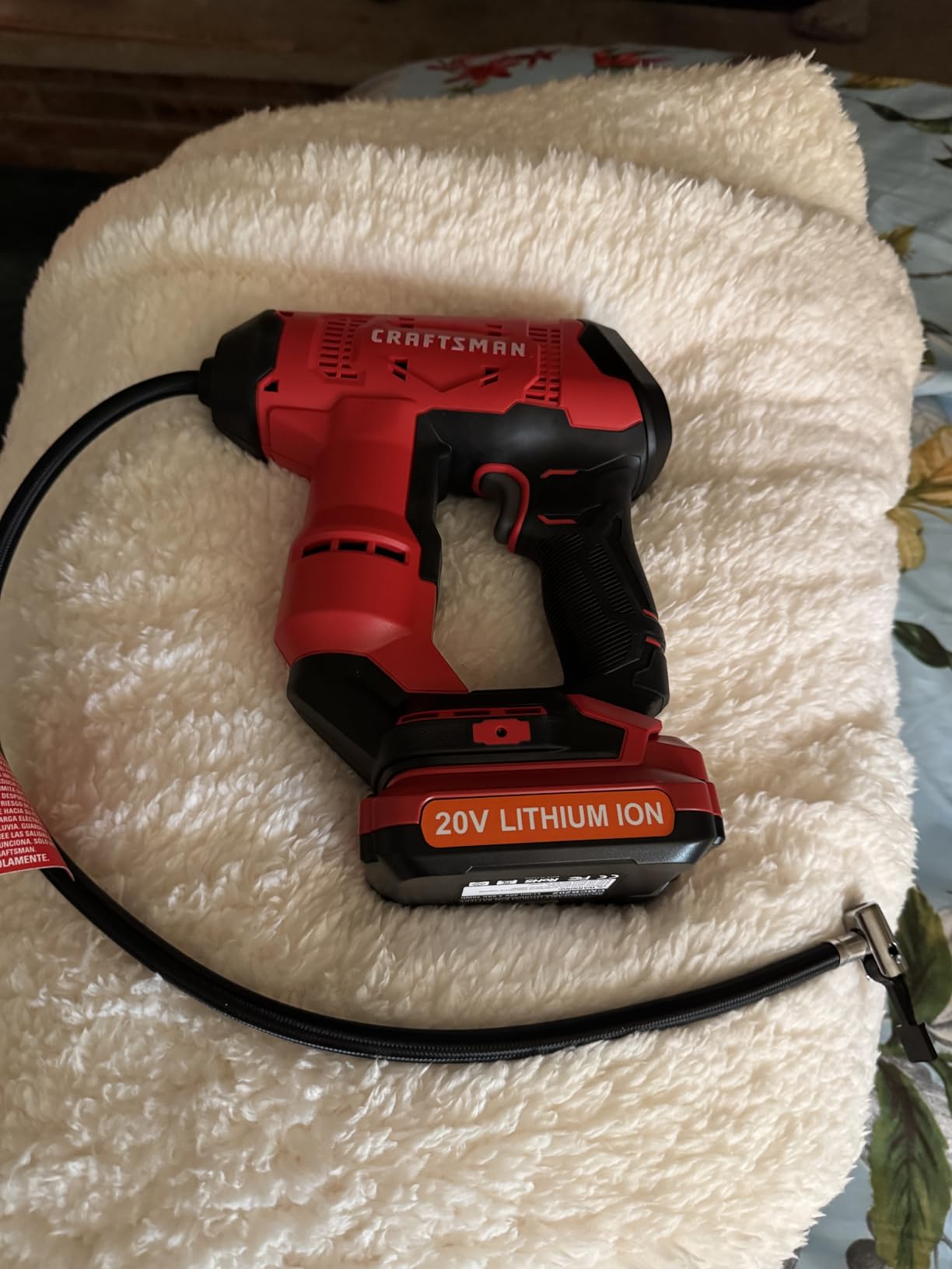 Craftsman V20 Air Compressor Portable, Cordless Tire Inflator, Up To 150 PSI Tire Pump (CMCE521B) customer photo 1