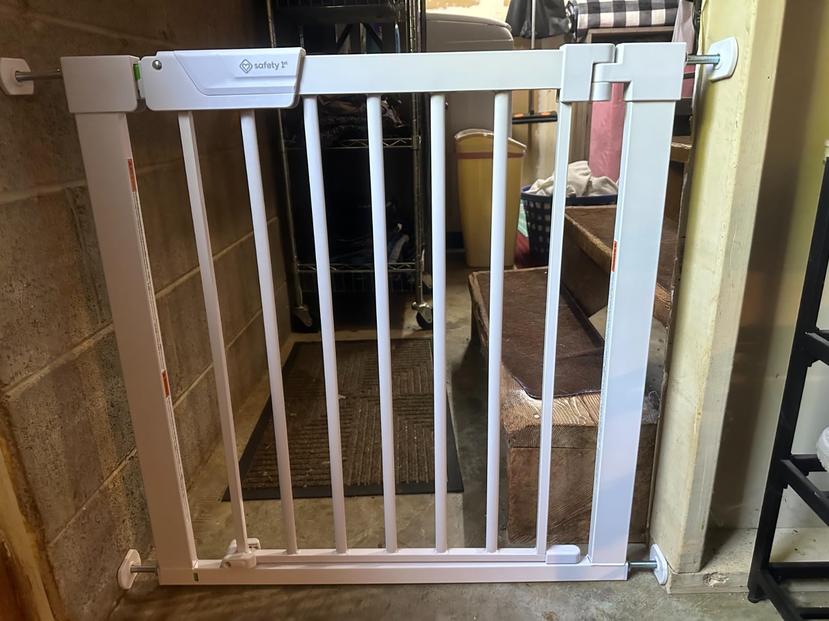 Safety 1st Pressure Mounted Baby Gates for Doorways with SecureTech, Baby Gate with Door, Pet-Friendly Design, No Drilling, 29-38