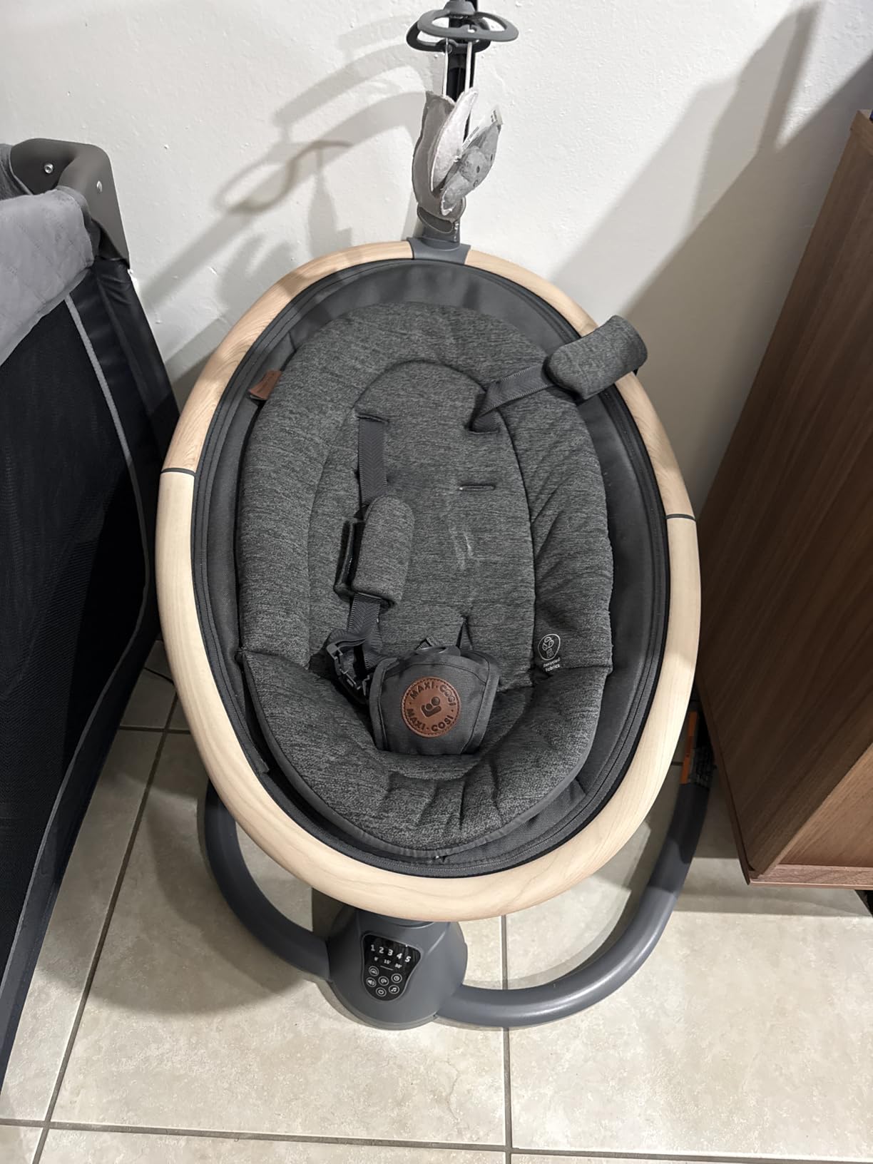 Maxi-Cosi Cassia Baby Swings for Infants: Smart Portable Baby Swing with Music, Lightweight & Foldable Baby Swing, 360 Rotation Infant Swing, Classic Oat customer photo 1