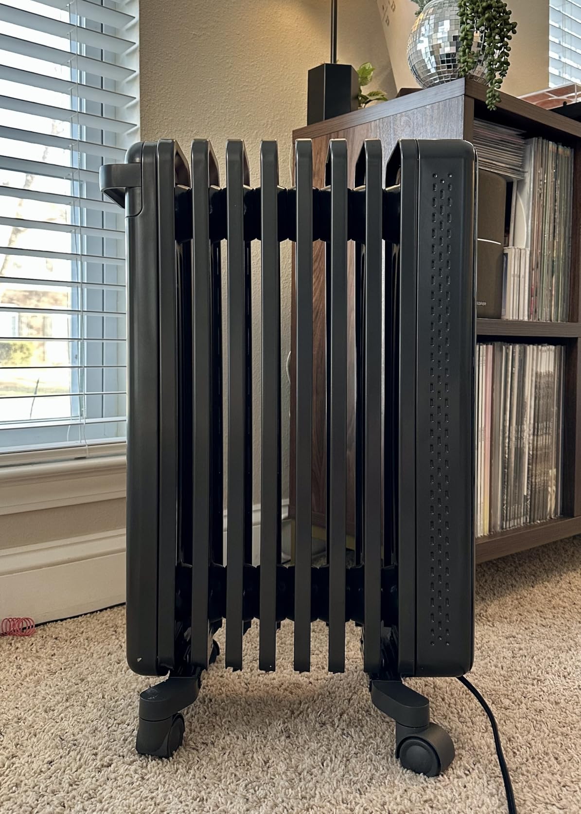 DREO Radiator Heater, 8 Safety Protection Oil Filled Radiator Heater for Indoor Use, 1500W Electric Heaters for Large Room, 8 Fins, with Remote, 4 Modes, Digital Thermostat, 24H Timer, Quiet customer photo 1