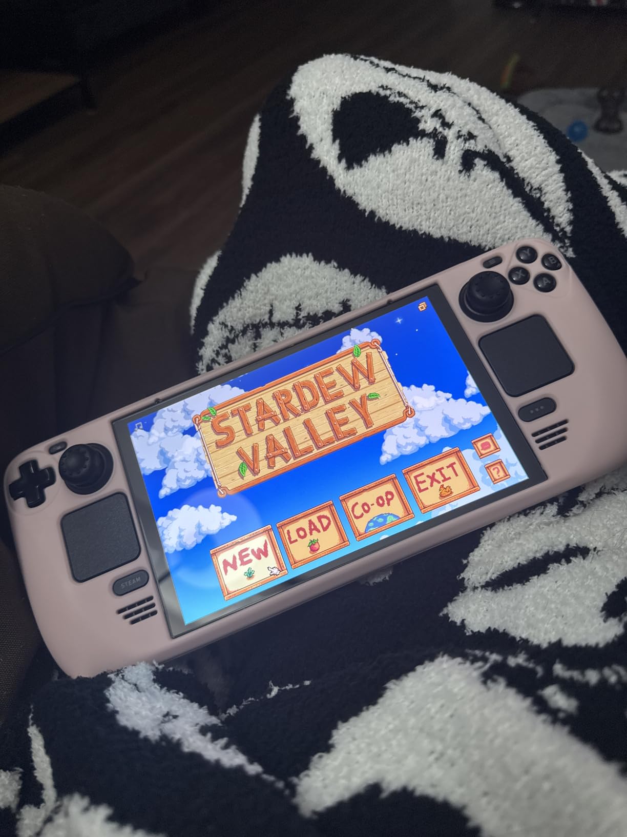 Steam Deck OLED 512GB Handheld Gaming Console - HDR Screen, Longer-lasting Battery, Faster Downloads customer photo 2
