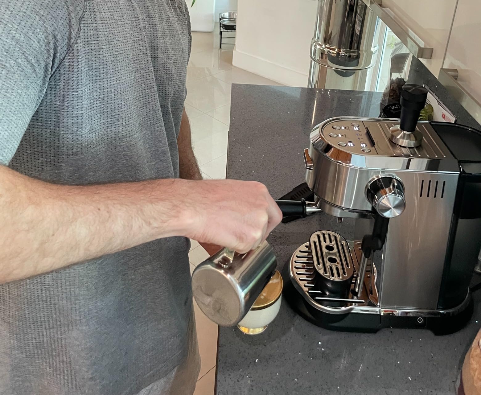 De'Longhi Dedica Maestro Plus Espresso Machine, Automatic Steam Wand, 3 Coffee Temp & Milk Foam Settings, Compact Stainless Steel Design customer photo 1