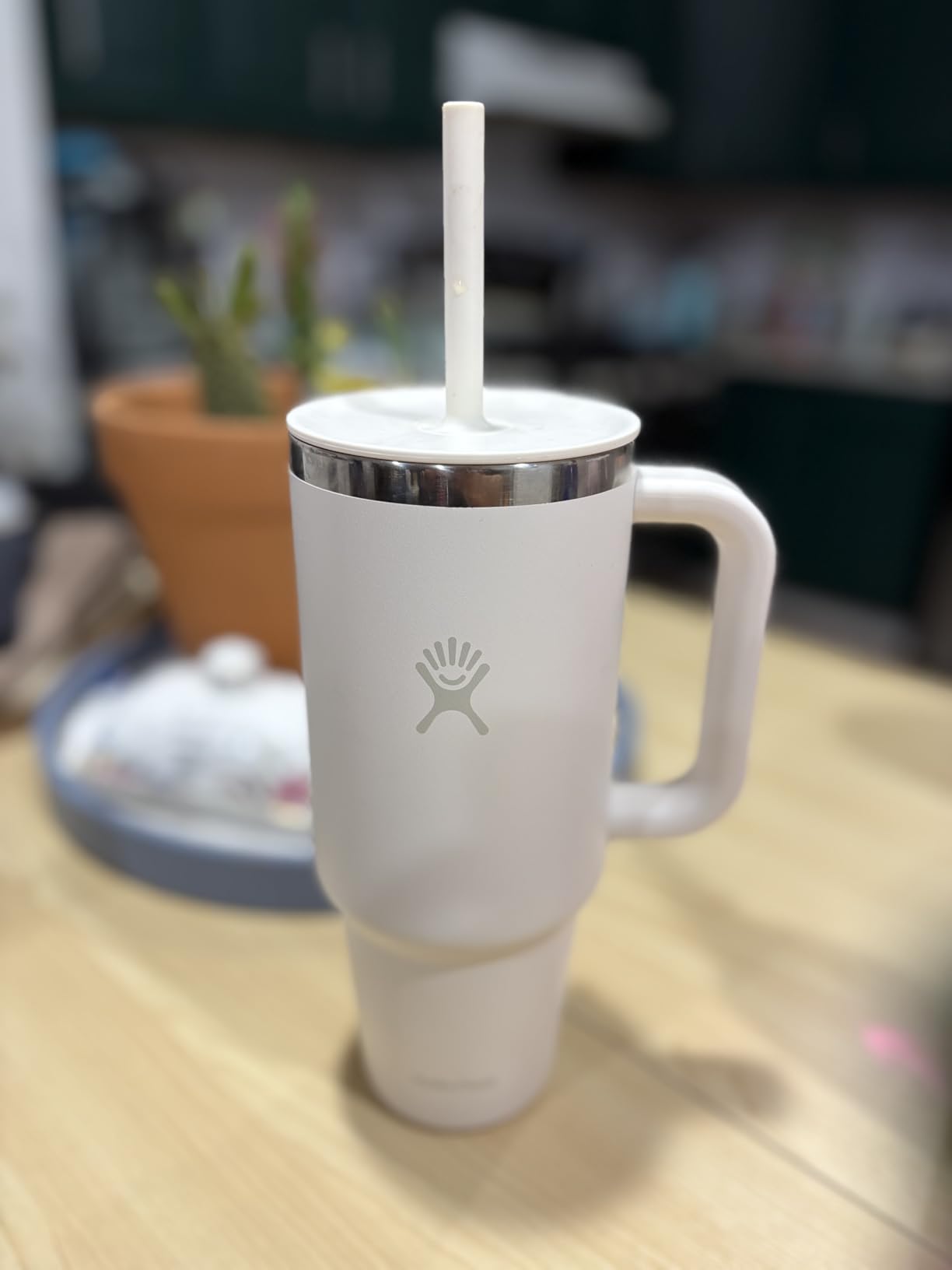 Hydro Flask Travel Tumbler with Handle, Lid and Straw - Insulated Stainless Steel in 32 Oz Moonshadow customer photo 2