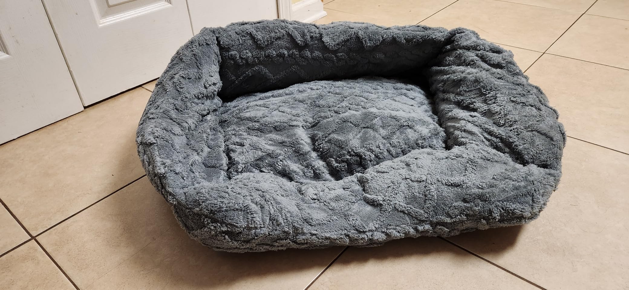 K&H Pet Products Thermo-Pet Lounge Sleeper Indoor Heated Pet Bed for Cats & Dogs, Bolstered Warm Calming Pillow Bed, Waterproof Heated Pad, Machine Washable, Safety Listed - Small 20.5 X 19.5in customer photo 1