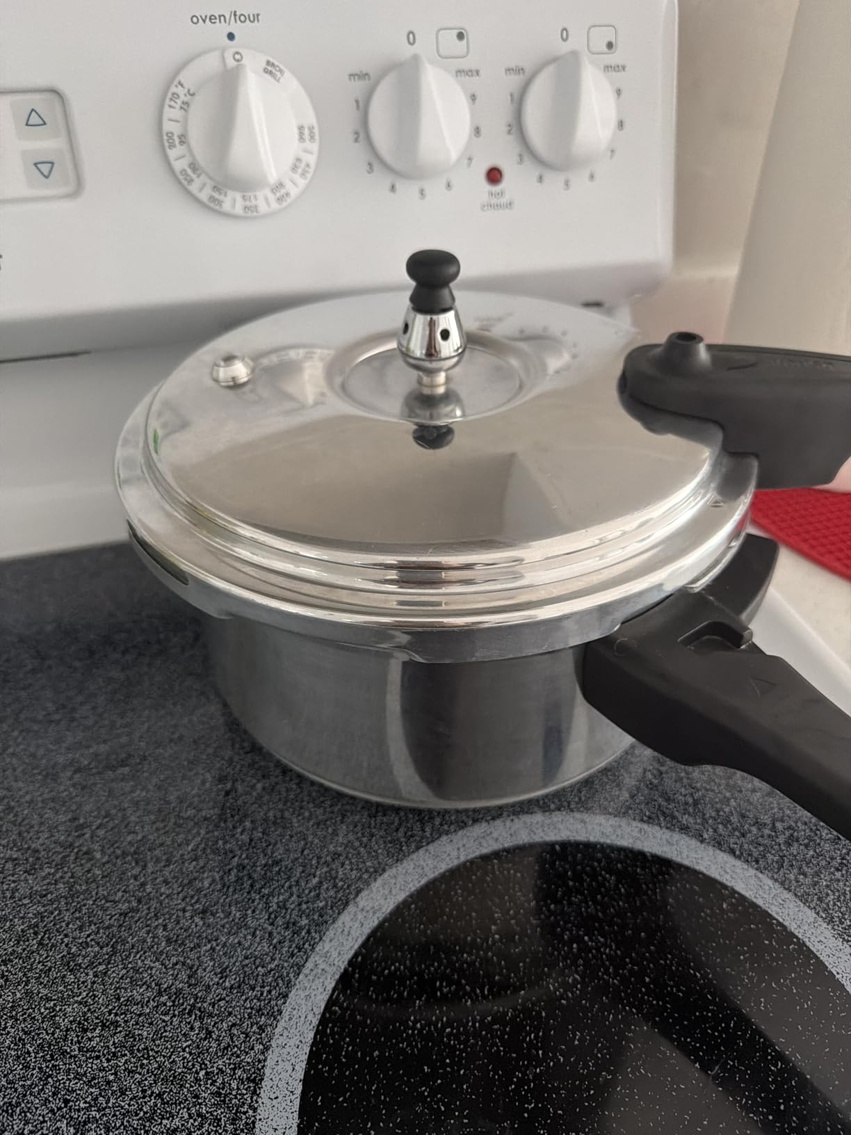 IMUSA 7 Quart Stovetop Aluminum Pressure Cooker with Safety Valves for Risk-Free Opening customer photo 1
