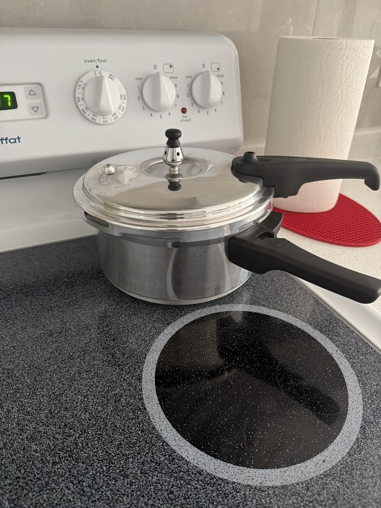 IMUSA 7 Quart Stovetop Aluminum Pressure Cooker with Safety Valves for Risk-Free Opening customer photo 2