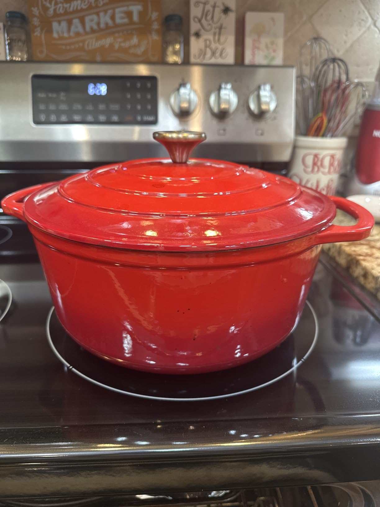 Zulay Kitchen 6.4QT Enameled Cast Iron Dutch Oven Pot with Lid, Heavy-Duty Soup Pot for Stews, Braising, Roasting & Sourdough Bread Baking, Oven Safe up to 500°F - Ablaze Red customer photo 2