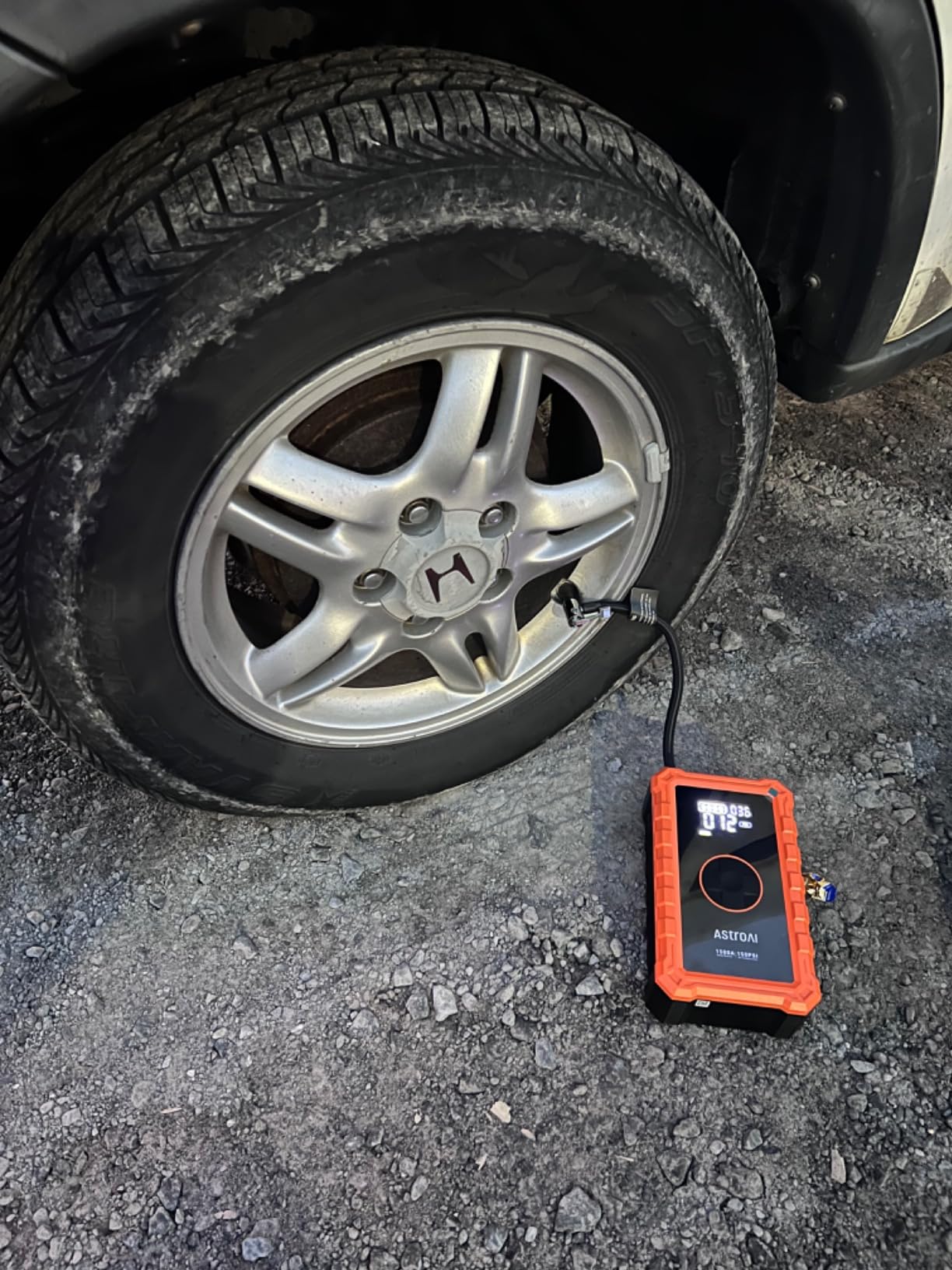 AstroAI S8 Air Jump Starter with Air Compressor, 3000A Peak Car Battery Jump Starter Portable (9.0 Gas/6.5L Diesel) with 150PSI Cordless Auto-Shutoff Tire Inflator, 12V Battery Charger Booster(Orange) customer photo 1