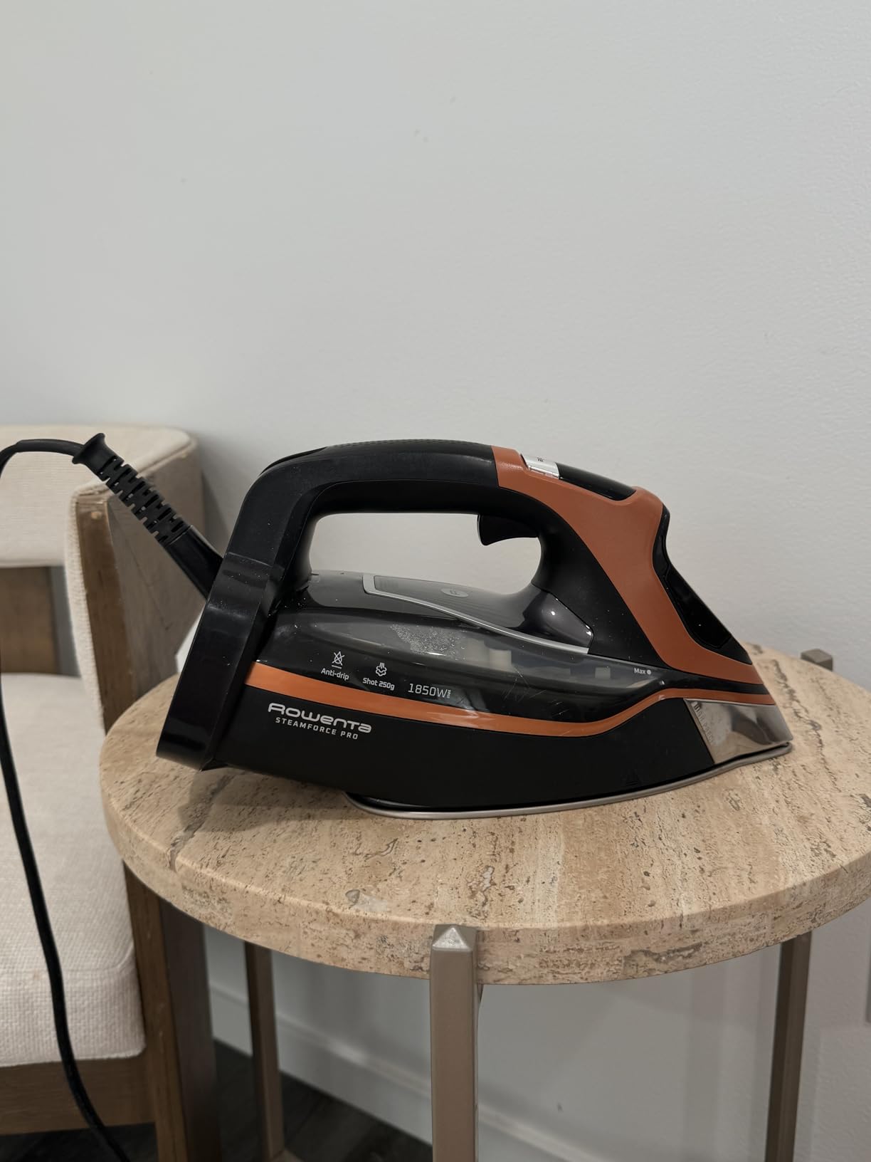Rowenta Iron Steamer for Clothes Master Steam Station, Professional Steam Iron with Stainless Steel Soleplate, 57 Oz, 400 Microsteam Holes, Built-In Pump, 1750 Watts, Black/Green, VR8338 customer photo 2