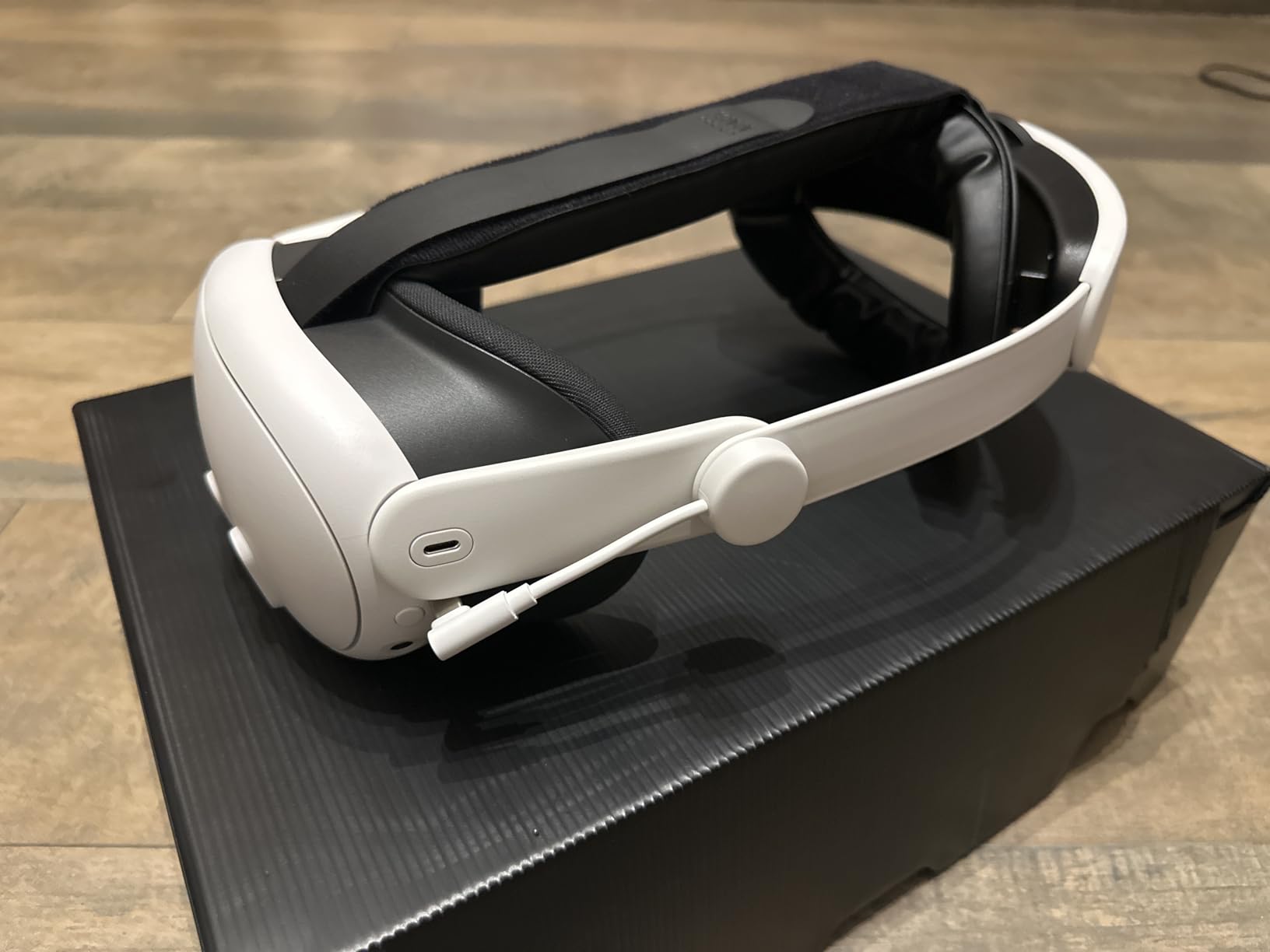 KIWI design K4 Boost Battery Head Strap for Meta Oculus Quest 3/3S, Adjustable VR Headband Accessories with Dual Charge, Extend Playtime & Reduce Facial Stress for Kids and Adults customer photo 1
