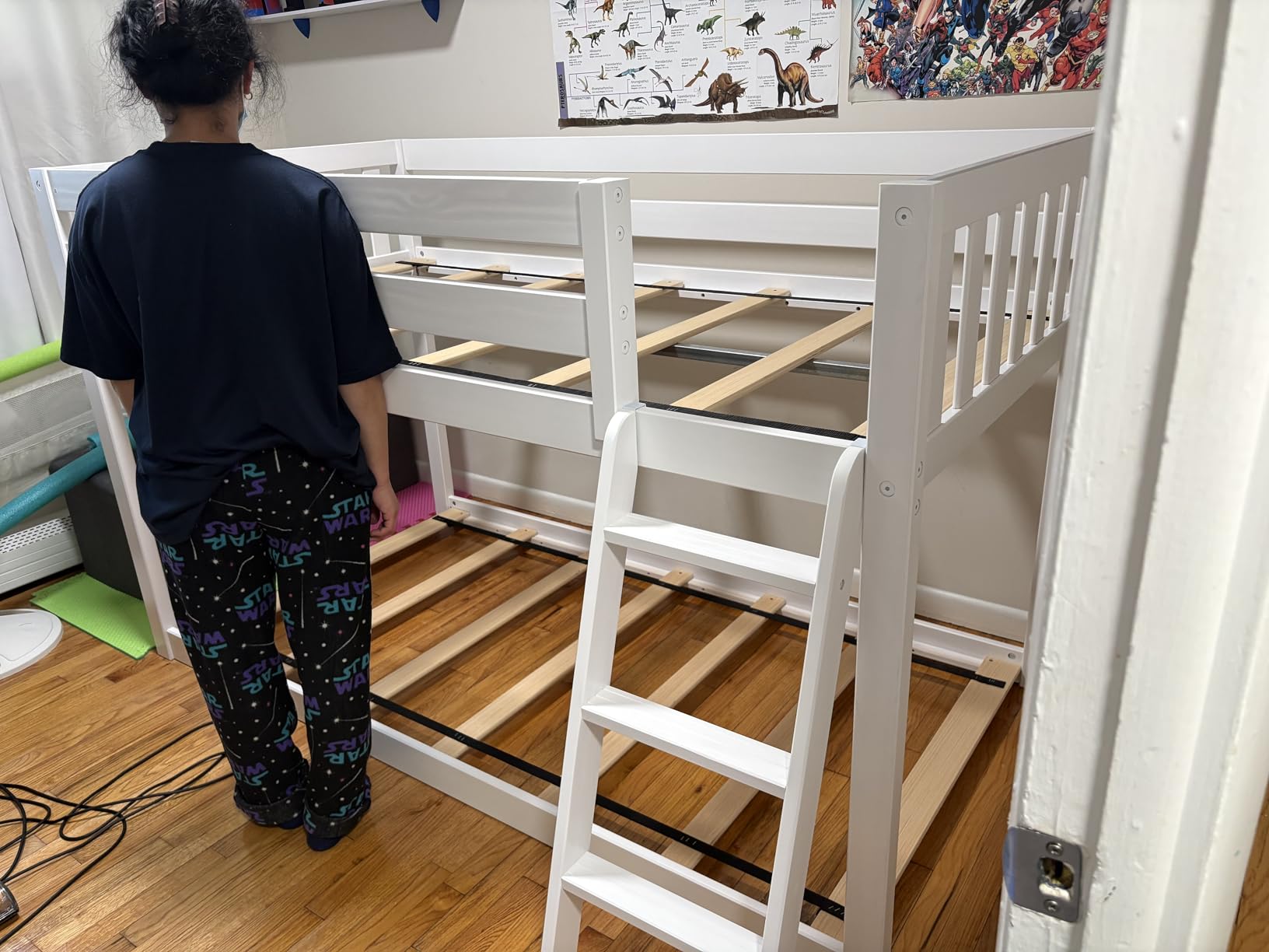 Max & Lily Fundamental Twin Low Bunk Bed, Kids Solid Wood Modern Bed Frame with Strong Wooden Slats, Non-Toxic Finishes, High Weight Capacity, Pecan customer photo 2