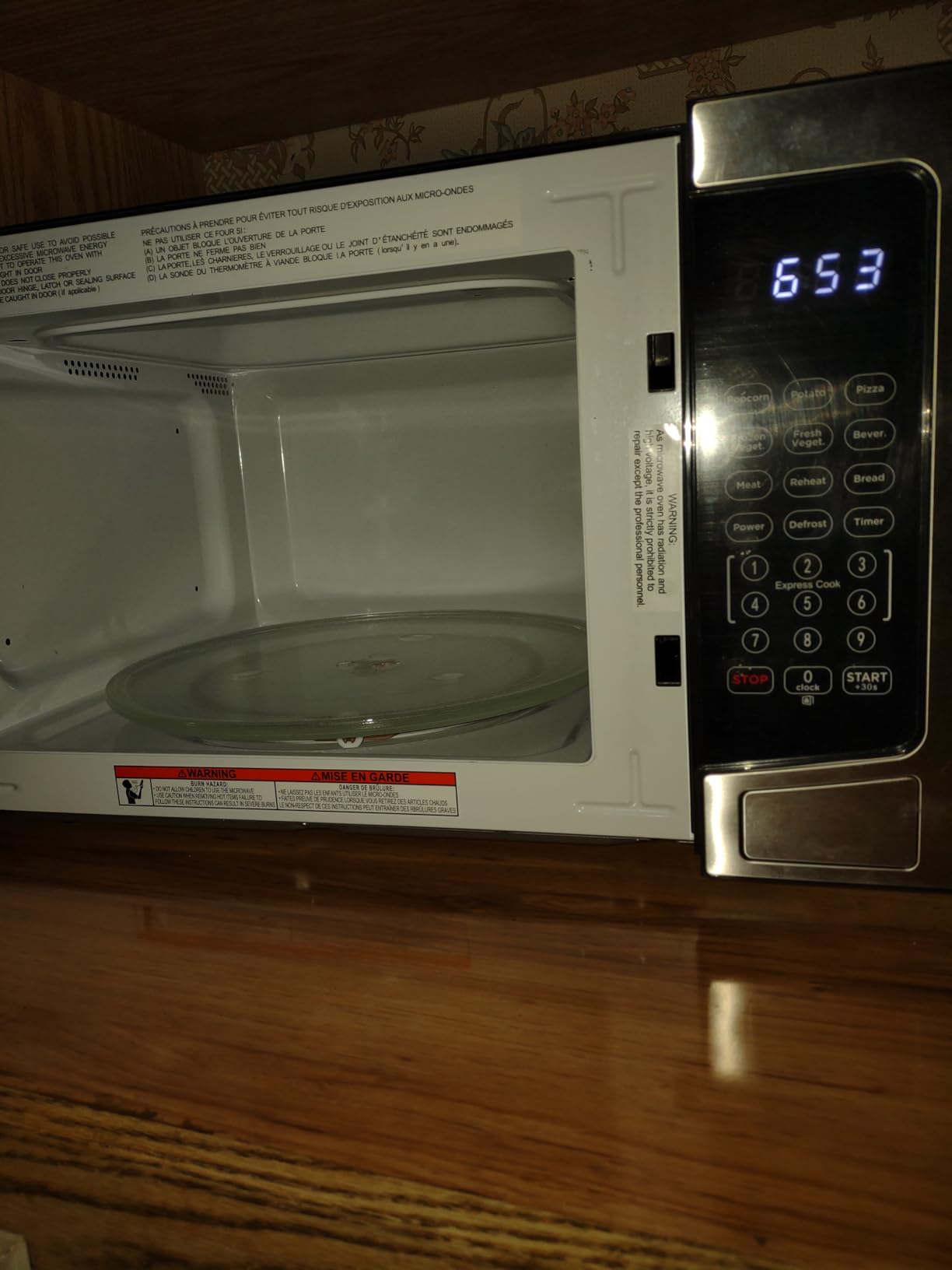 FRIGIDAIRE Stainless Steel Microwave Oven, Multi Function, Programmable, 1.1 Cu Ft 1000-Watt customer photo 1