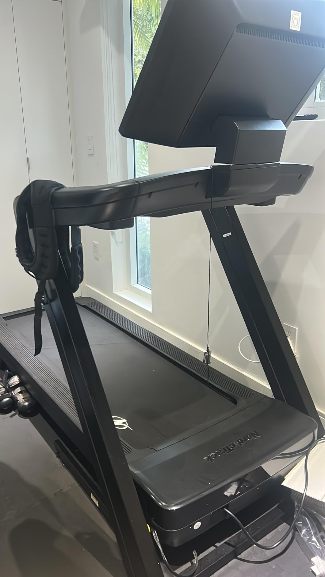 NordicTrack Commercial Series: Premium Foldable Treadmills, Incline & Decline customer photo 2