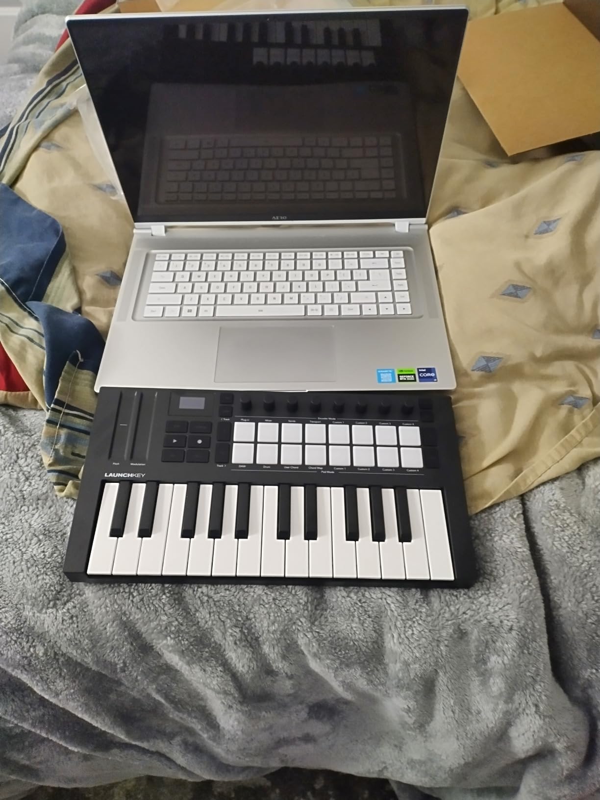 Novation Launchkey 61 MK4 - 61 key Semi-Weighted, USB, MIDI Keyboard Controller with DAW Integration. Chord & Scale Modes, 8 Drum Pads, & Arpeggiator - Includes Software Bundle for Music Production customer photo 2