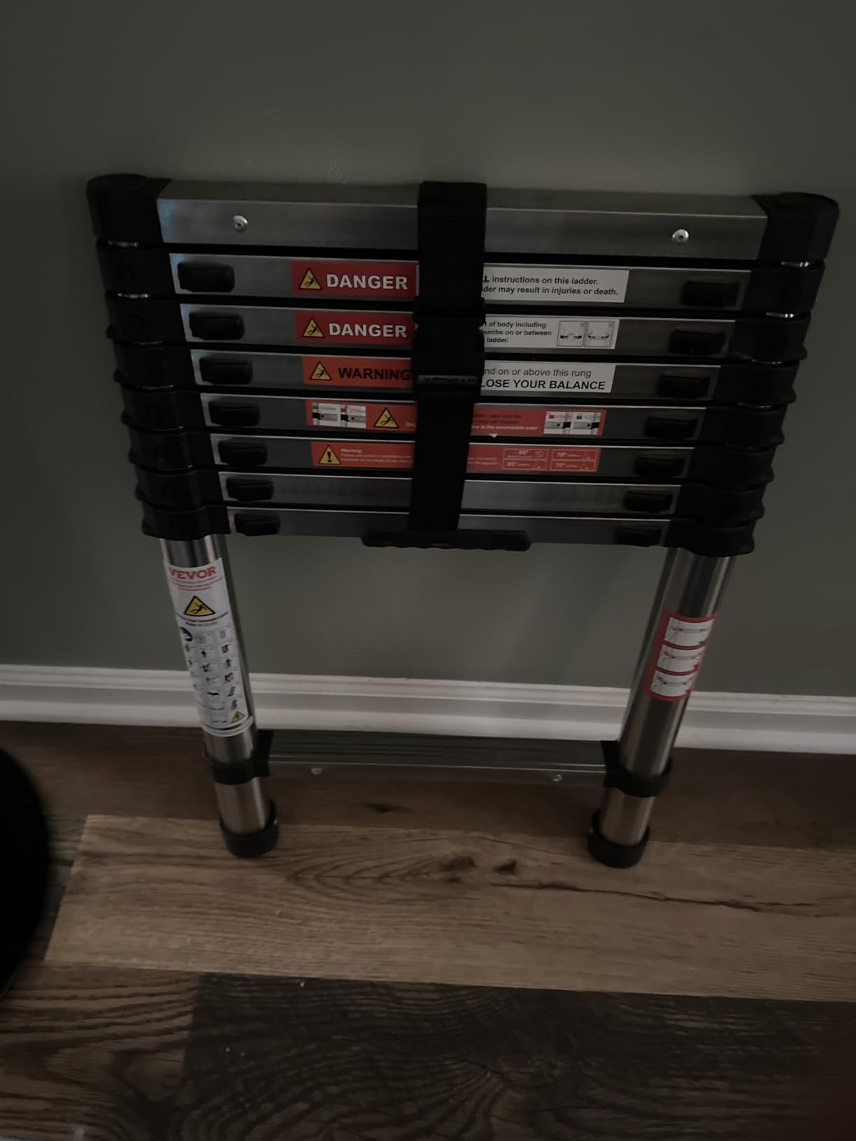 VEVOR Telescoping Ladder 10.5 FT Aluminum Extension Ladder, 375 LBS Capacity, One-Button Retraction, Collapsible & Portable with Non-Slip Feet for Home, RV, Loft, ANSI Listed customer photo 1