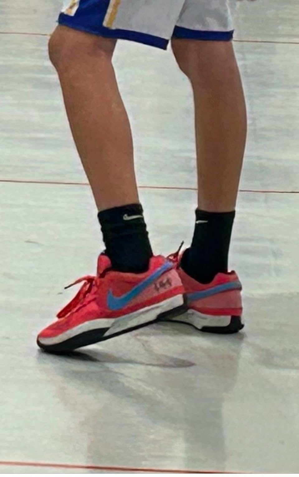 Nike Men's Ja 1 Basketball Shoes customer photo 2