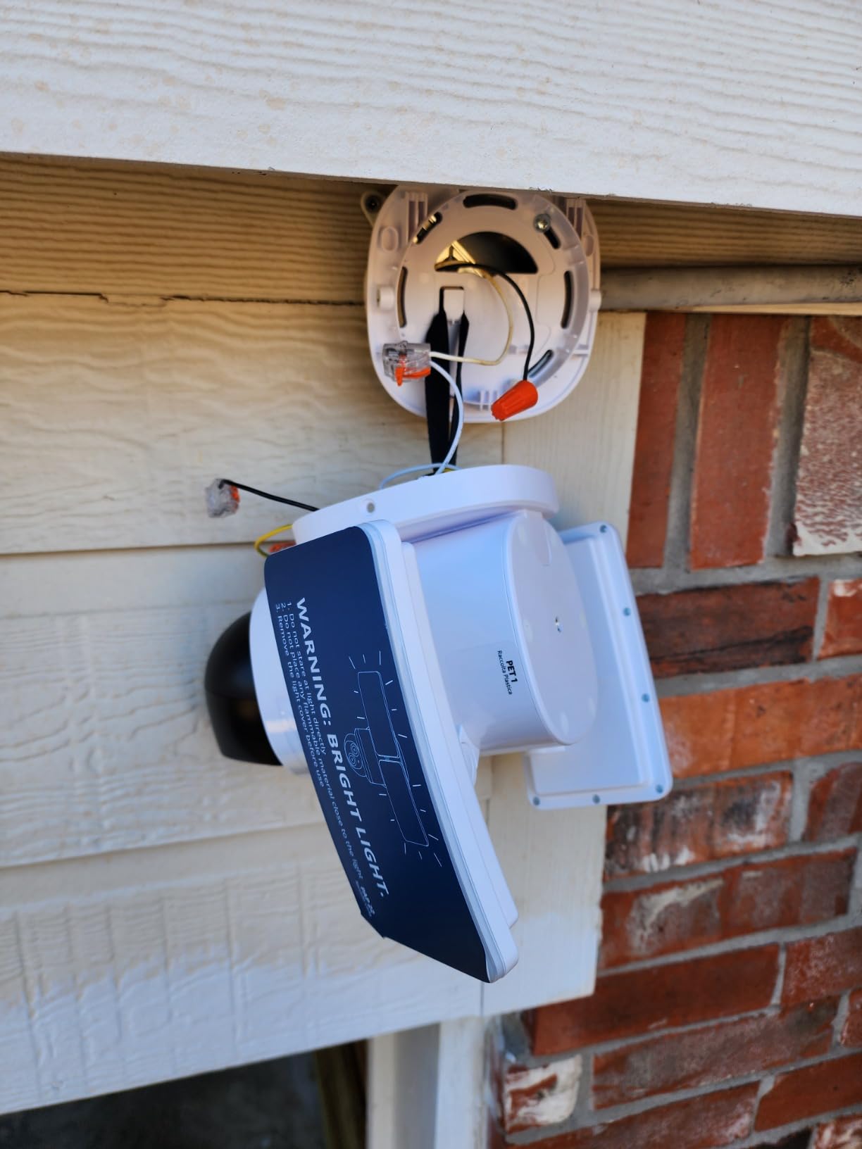 eufy Floodlight Camera E340 (with AC Cable), Security Camera Outdoor, 360° PTZ, 24/7 Recording, 2.4G/5G Wi-Fi, 2000 LM, Motion Detection, Built-in Siren, Dual Cam, HB3 Compatible, No Monthly Fee customer photo 2