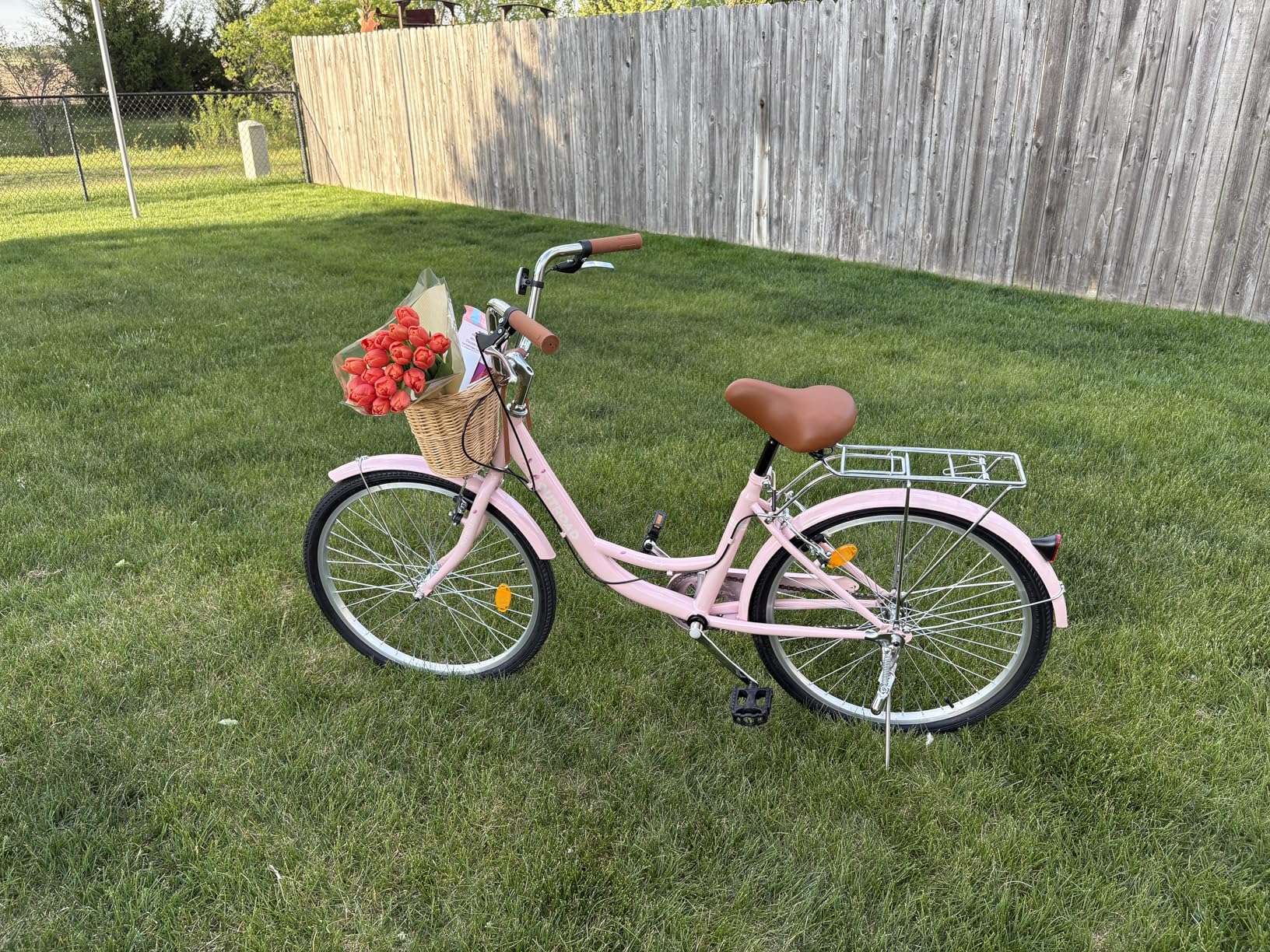 Max4out Women Beach Cruiser Bike for Adult, 24 & 26 Inch Comfort Bikes with Rattan Front Basket customer photo 1