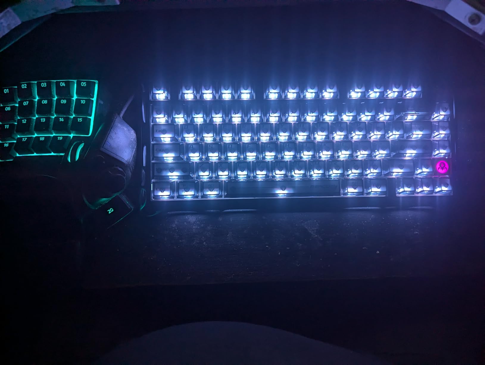 GravaStar Mercury K1 75% Wireless Mechanical Gaming Keyboard, Aluminum Alloy, Gasket Compact Custom Keyboard Hot-Swap Socket, Linear Switches, RGB Backlit - Gradient Black customer photo 2