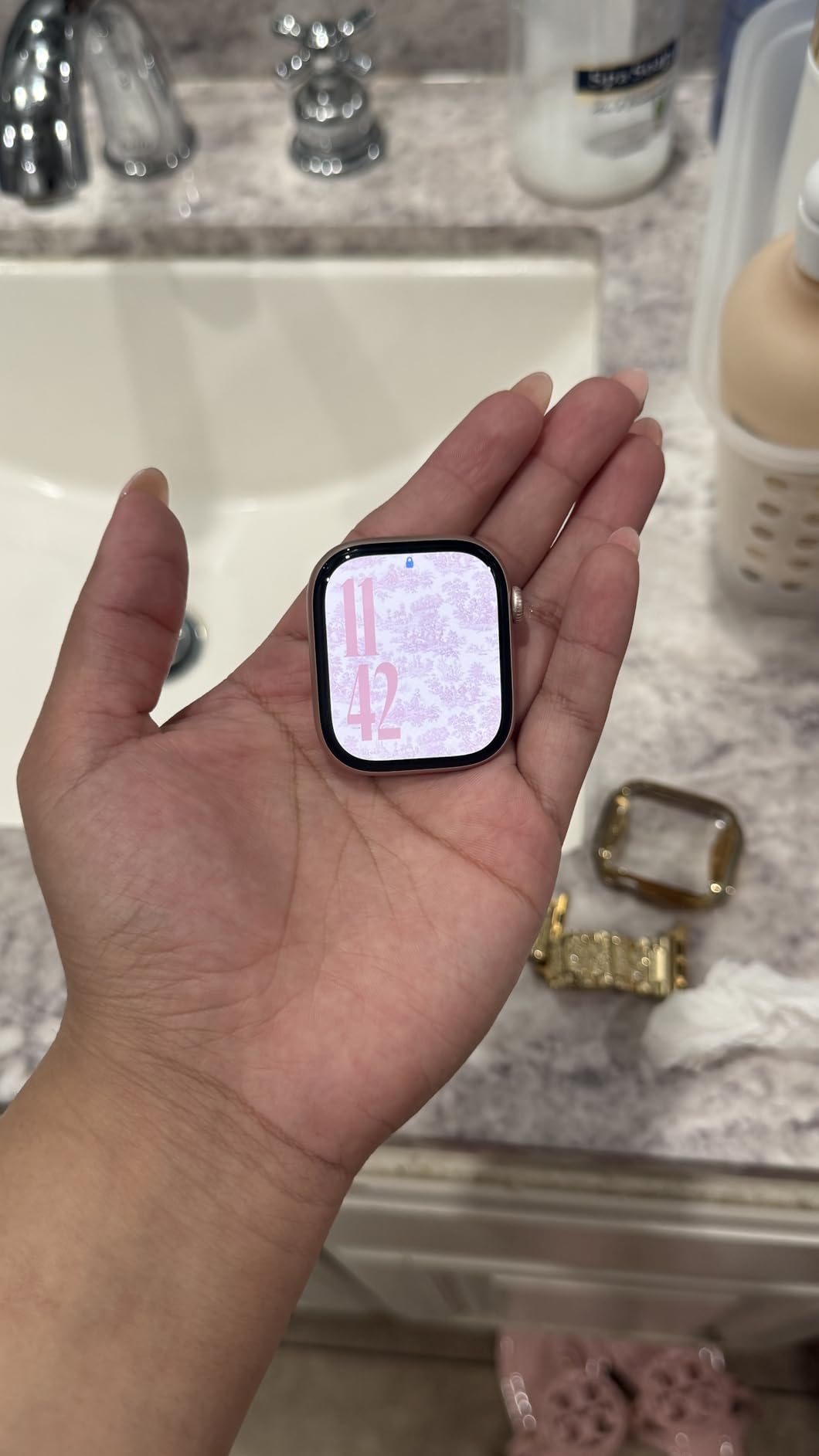 Apple Watch Series 10 [GPS 42mm case] Smartwatch with Rose Gold Aluminum Case with Light Blush Sport Band - S/M. Fitness Tracker, ECG App, Always-On Retina Display, Water Resistant customer photo 2