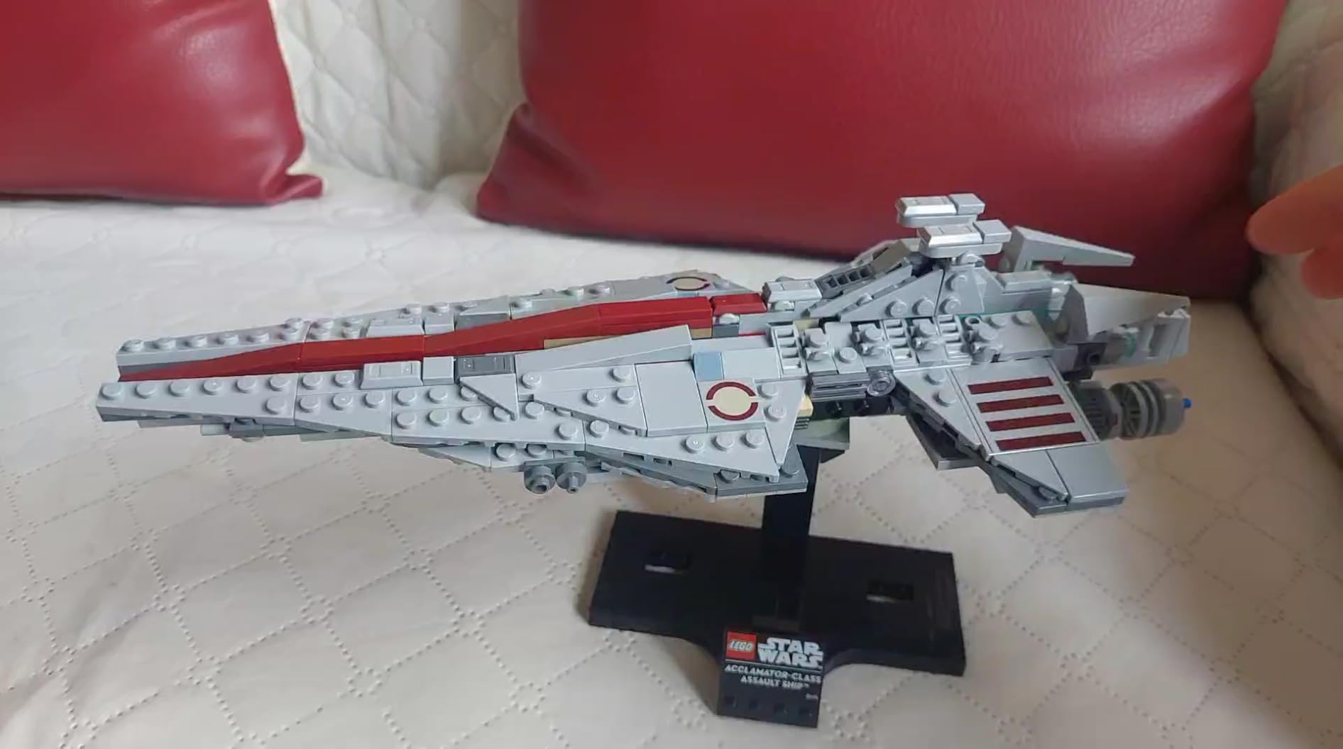 LEGO Star Wars Acclamator-Class Assault Ship Building Set for Adults (75404) customer photo 2