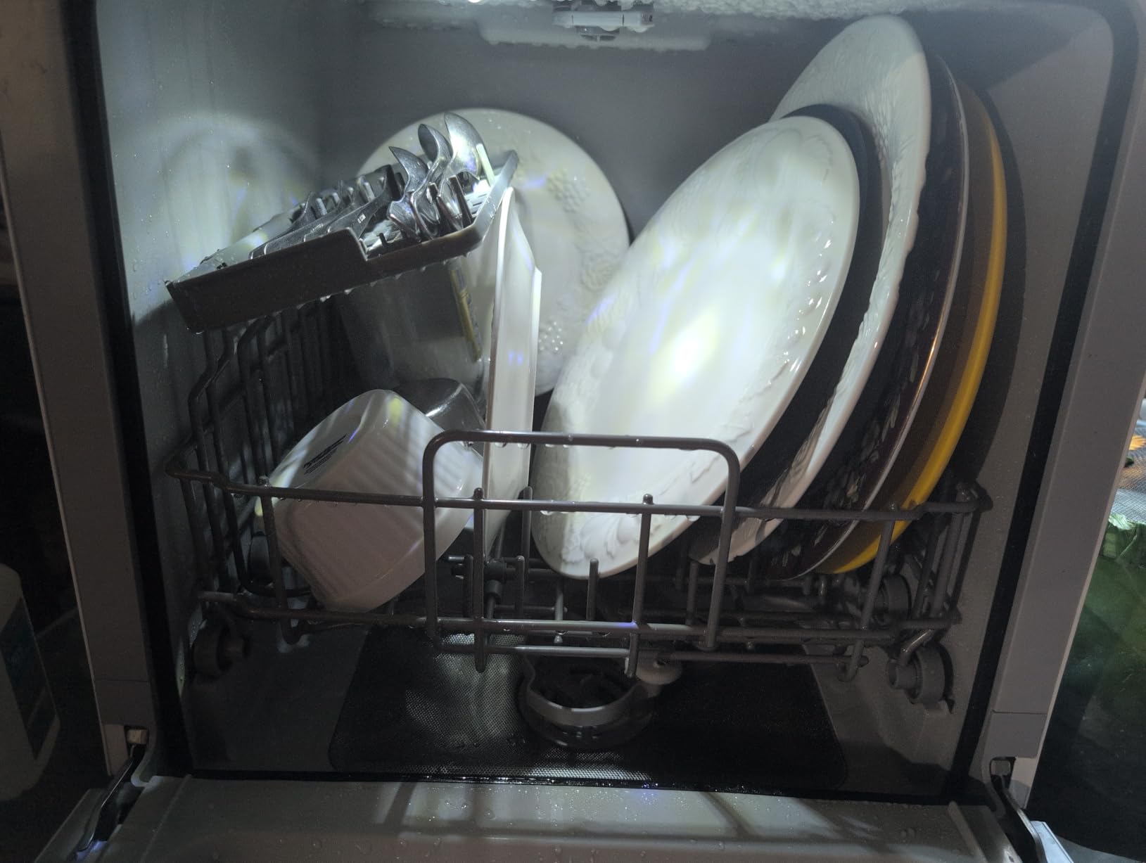 Midea MDC17P2DWW Countertop Dishwasher Portable with 6L(1.59G) Built-in Water Tank, 5+2 Programs, Auto Door Open, Dual Drying System, Energy-Saving and Odor Removal, for Apartments, Dorms & RVs, White customer photo 1