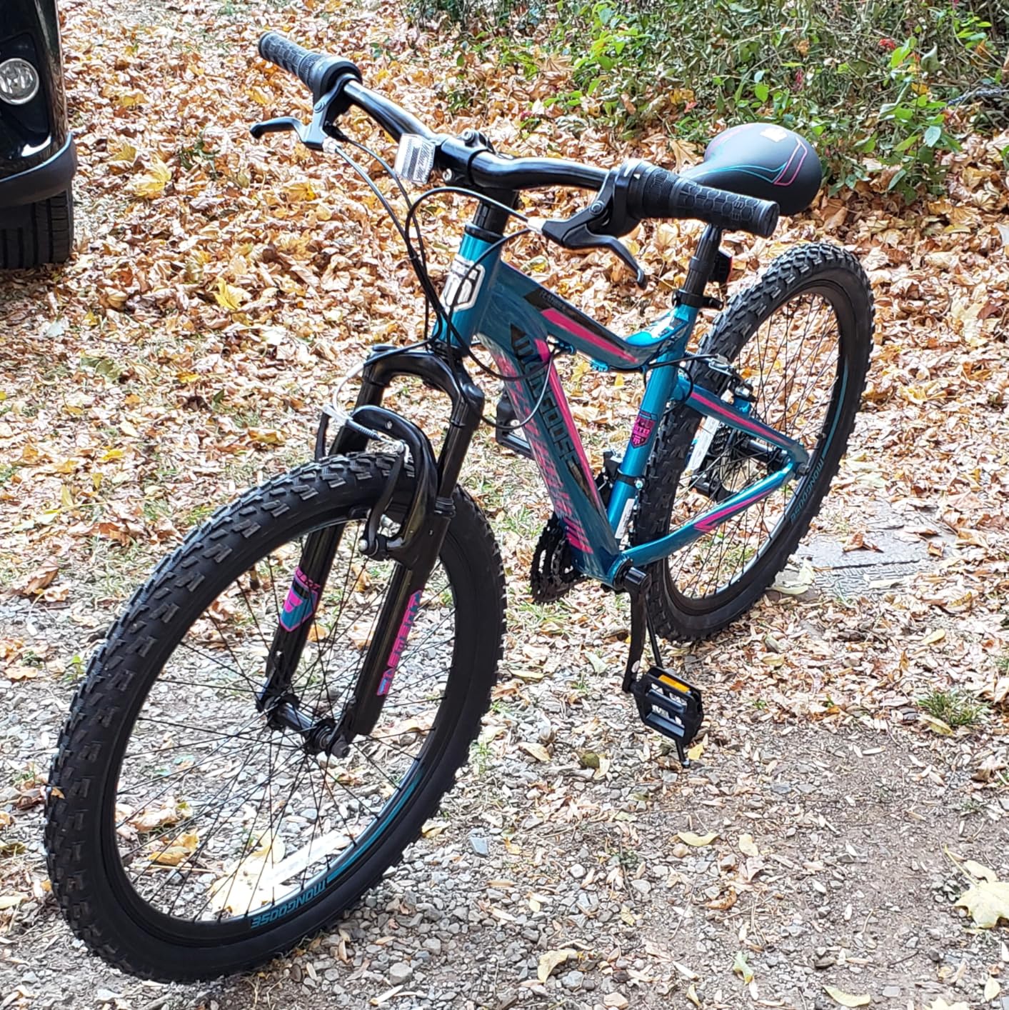 Mongoose Flatrock Mountain Bike, Hardtail, Aluminum Frame, 27.5-Inch Wheels, 21-Speed customer photo 1