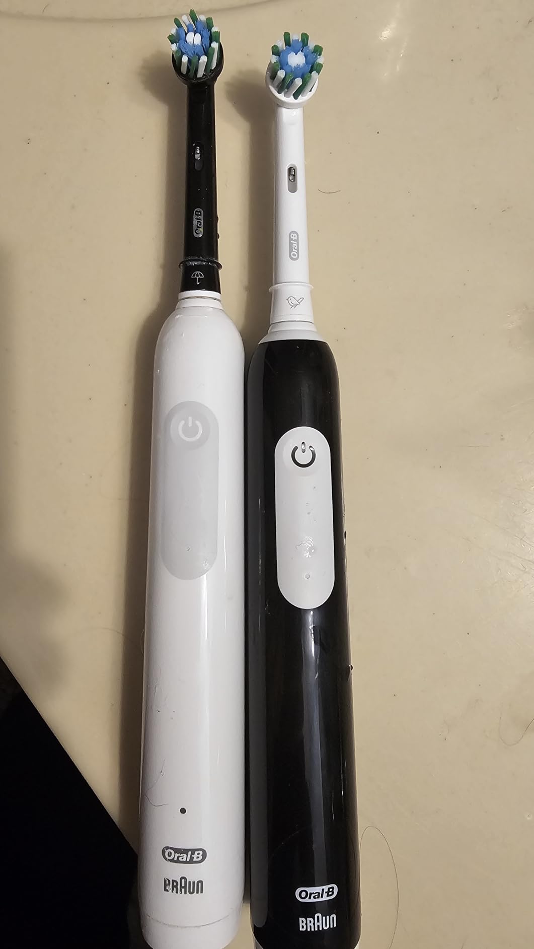Rechargeable Electric Toothbrush, iO Limited Simple Clean, 3 Cleaning Modes, Automatic Pressure Sensor to Protect Gums, Travel Case, White customer photo 2