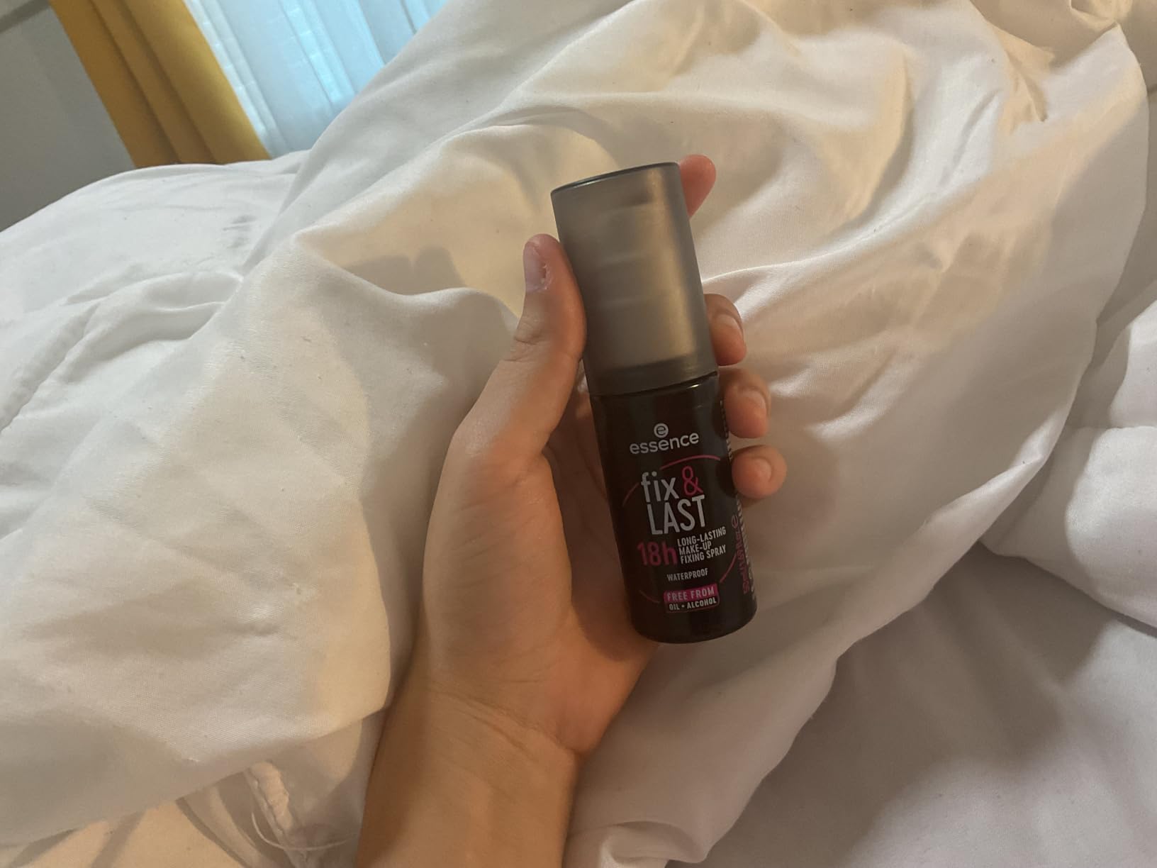 essence | Fix & Last 18H Long-Lasting Makeup Fixing Spray | All-Day Hold & Smudge Proof | Vegan & Cruelty Free customer photo 1