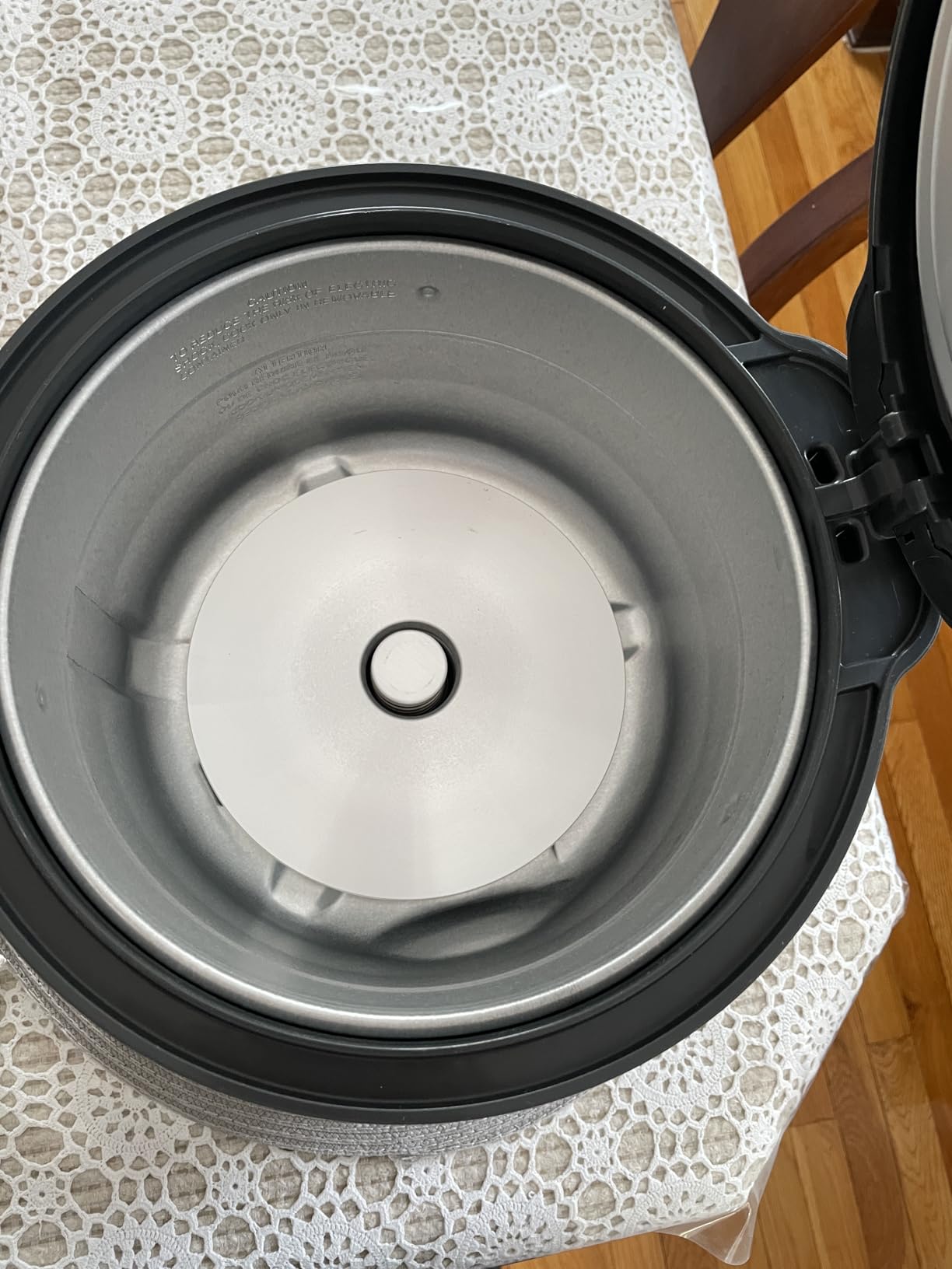 Zojirushi JNP-S10U-KY 5.5 Cup Capacity Rice Cooker with Non-Stick Inner Pot, Retractable Power Cord, and Keep Warm up to 12 hours, Black customer photo 2