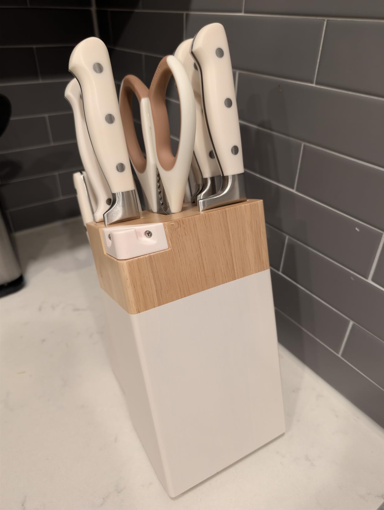Astercook Kitchen Knife Set with Block 14-Piece Full Tang Stainless Steel Knives with Sharpener Dishwasher Safe and Anti-Slip Ergonomic Handle Utensils Set customer photo 1