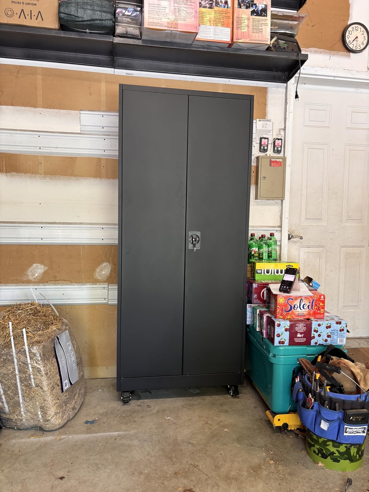 Letaya Metal Garage Storage Cabinets with Wheels, Steel Tool Cabinets Lock Door and Adjustable Shelves for Home, Office, Warehouse Organisieren (Black, 75
