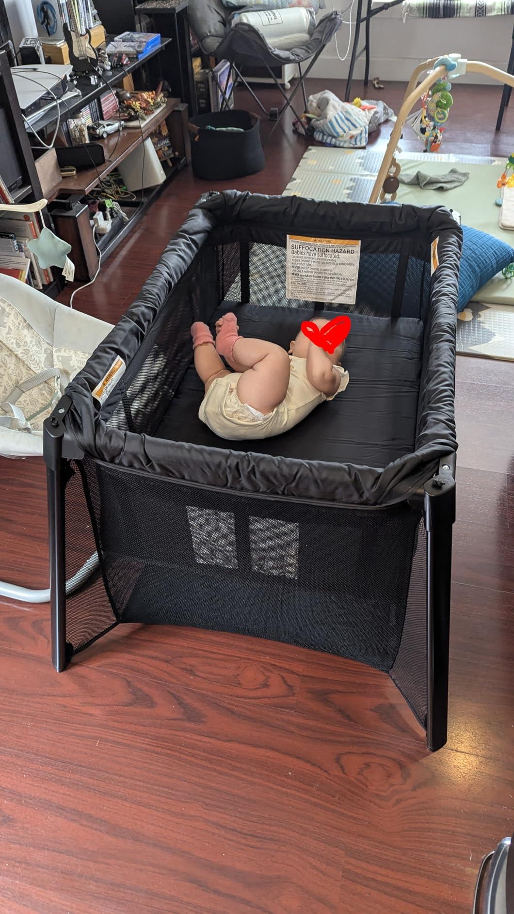 HARPPA Travel Crib, Lightweight Portable Crib Requires No Assembly, Foldable Pack and Play for Baby and Toddlers, Compact Play Yard with Bed,Black customer photo 2