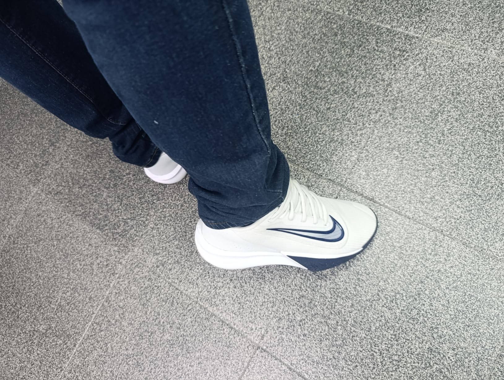 Nike Unisex Adult Precision 7 Basketball Shoes customer photo 2