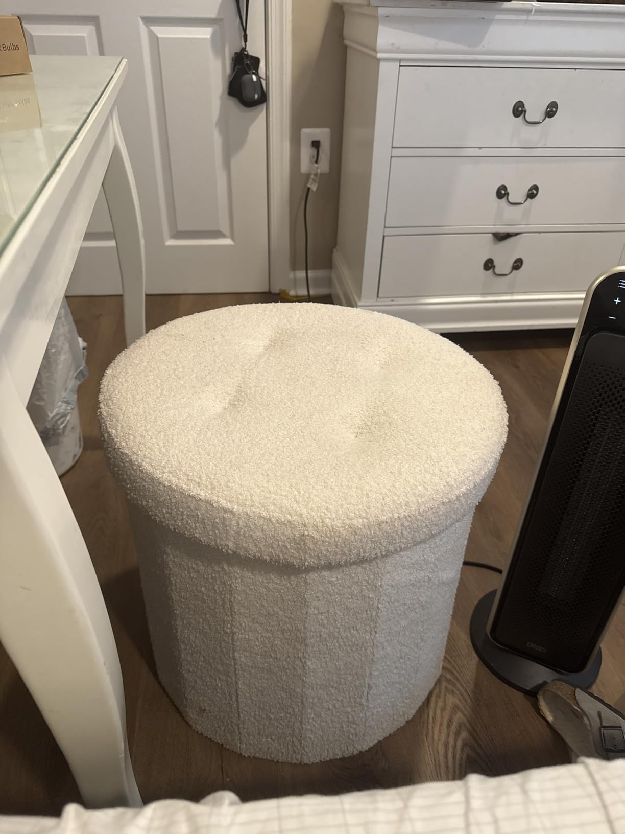 SONGMICS Mazie Collection - Round Storage Ottoman, Folding Footrest Stool with Removable Lid, Easy Assembly, Teddy Fleece Vanity Stool for Bedroom, Living Room, Entryway, Jelly Pink ULSF606R01 customer photo 1
