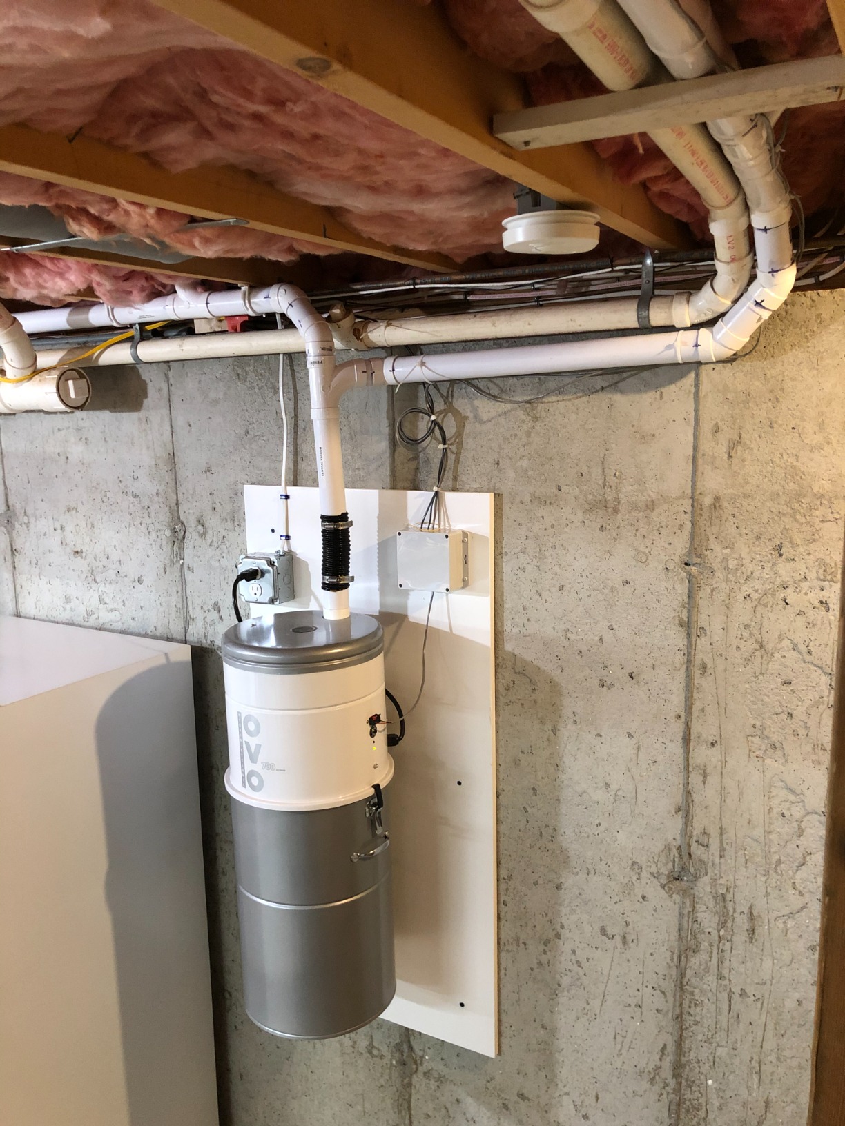 OVO Heavy Duty Powerful Central Vacuum System, Hybrid Filtration (with or Without Disposable Bags) 35L or 9.25Gal, 700 Airwatts with 35ft Carpet Deluxe Accessory Kit Included customer photo 2